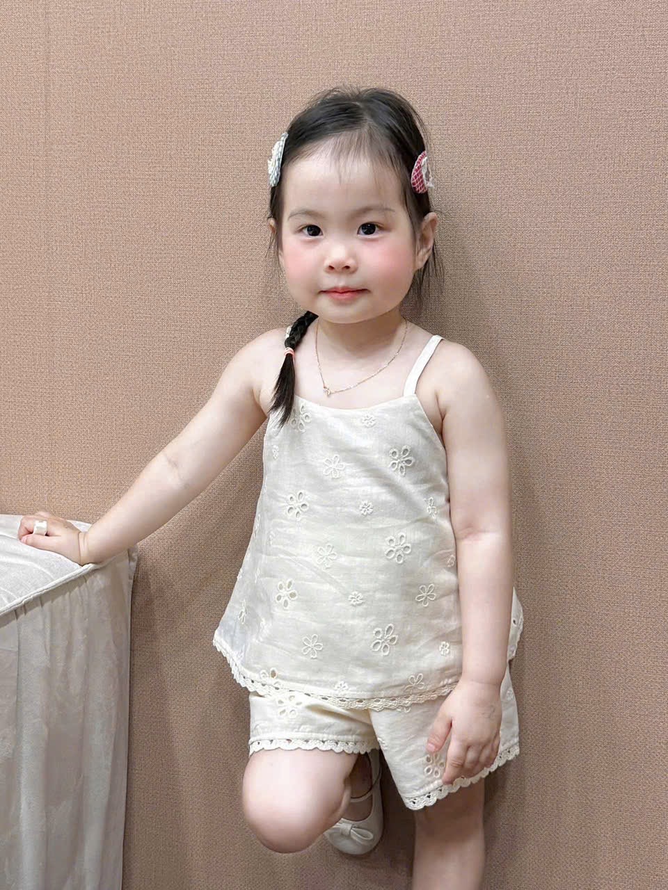 BỘ ĐÙI THÔ HOA ĐỤC LỖ 2S MÀU BE
