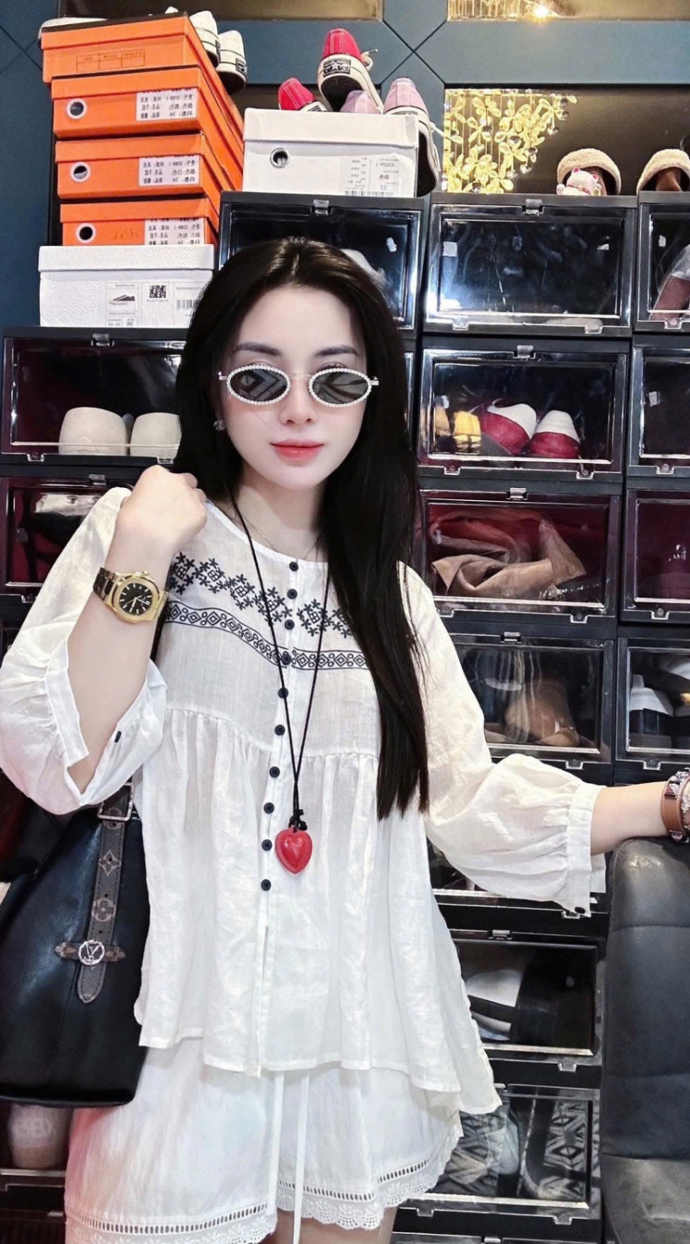 SET BỘ ĐŨI TRẮNG THÊU HOA ĐEN THIẾT KẾ