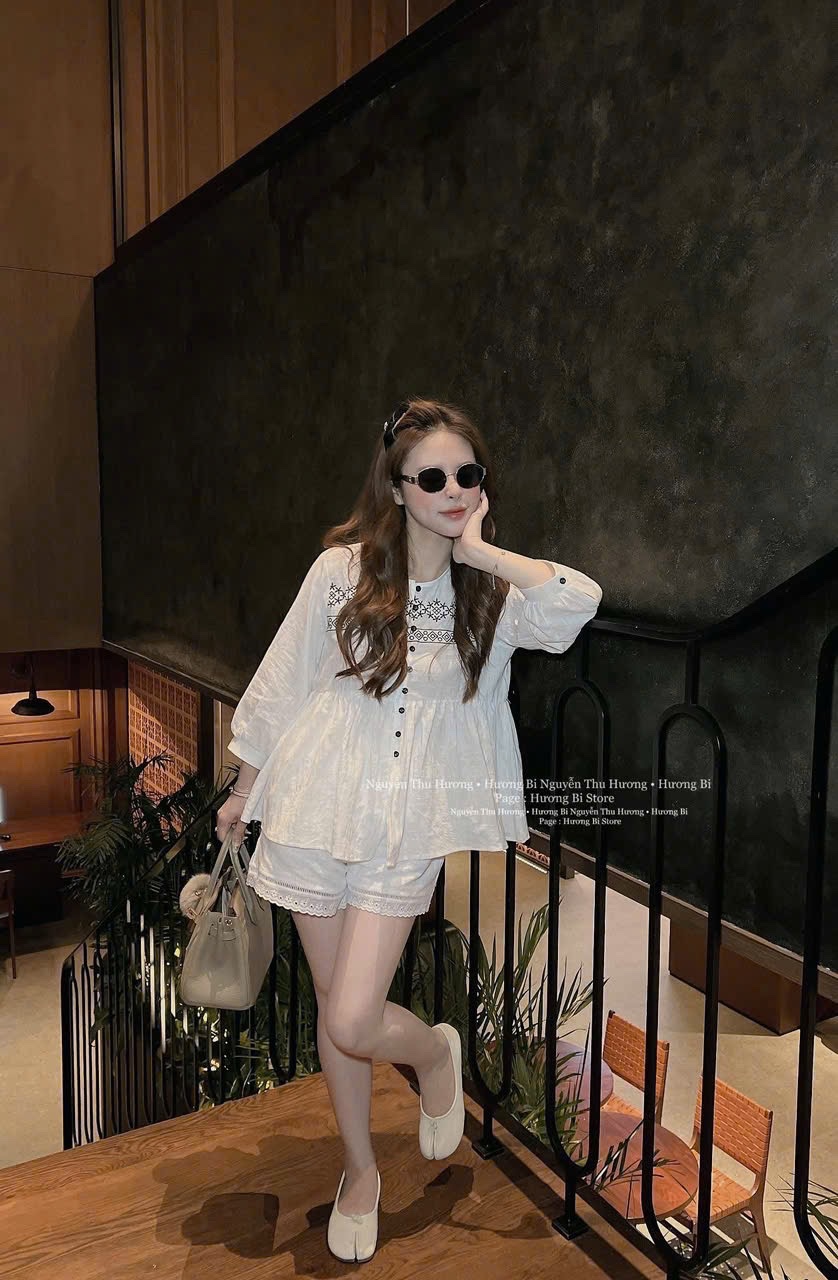 SET BỘ ĐŨI TRẮNG THÊU HOA ĐEN THIẾT KẾ
