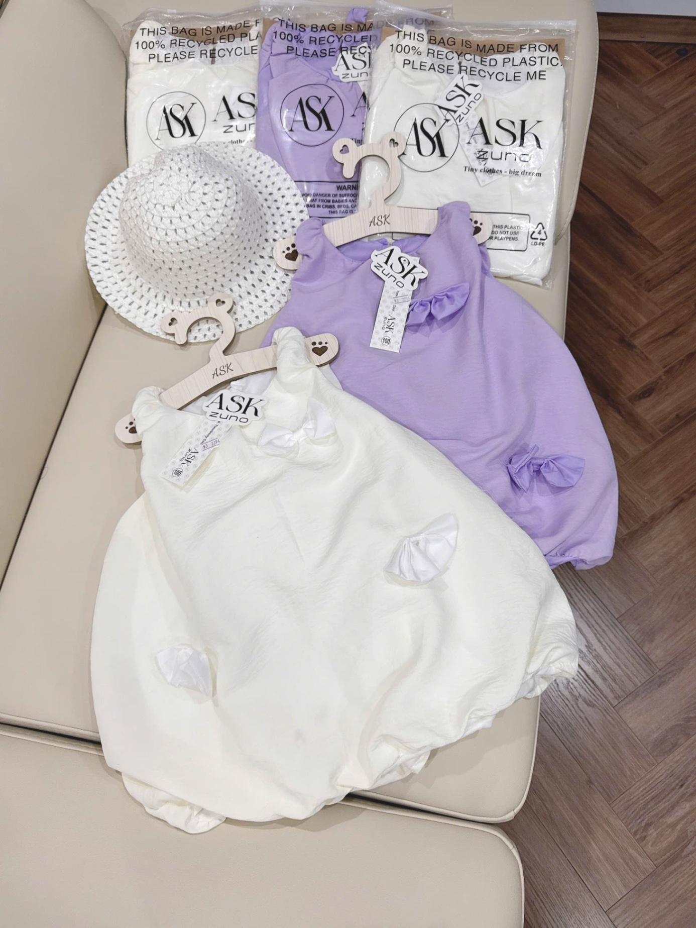 VÁY BÍ BA LỖ ĐÍNH NƠ KÈM MŨ BG