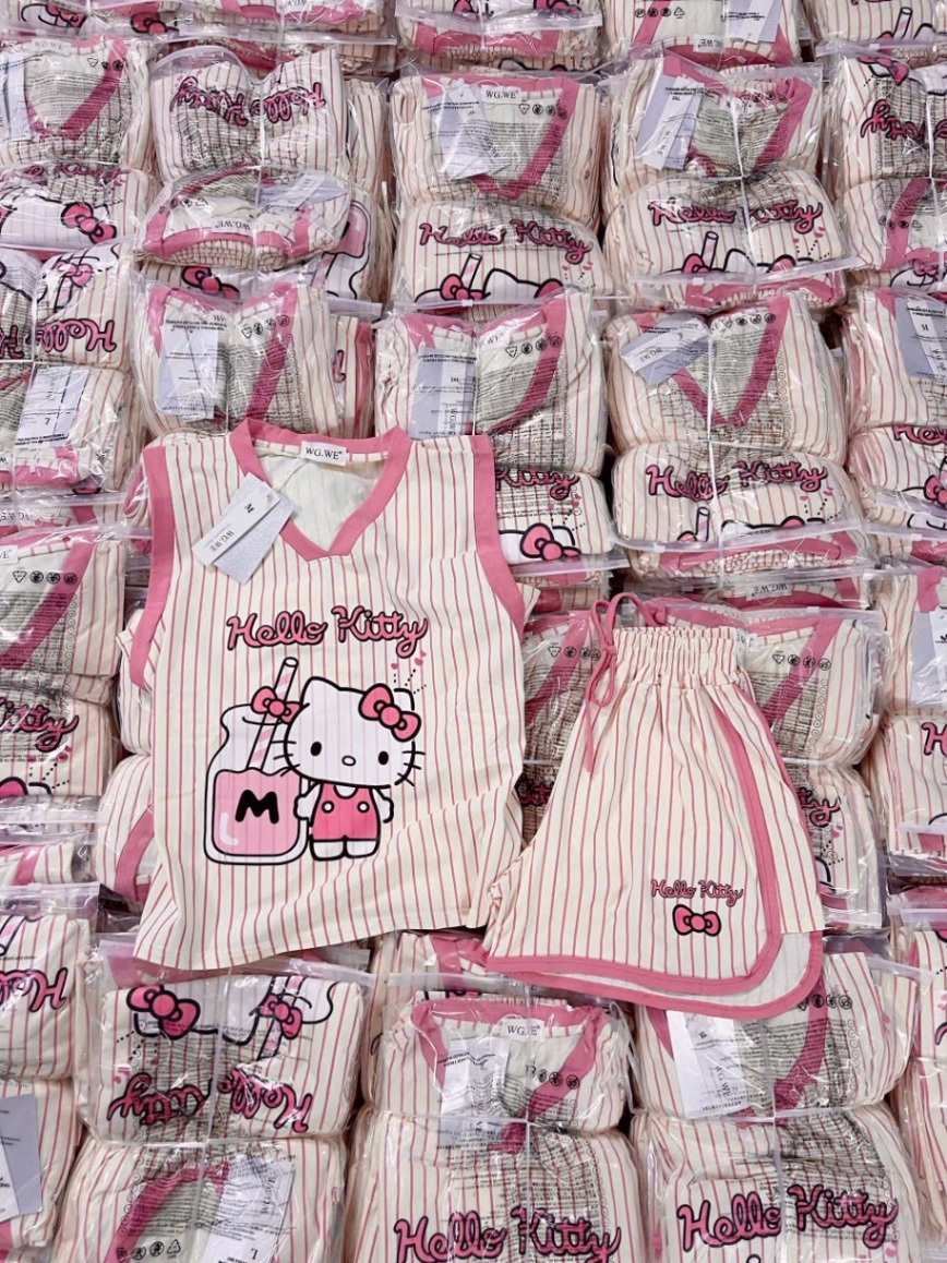 BỘ ĐÙI KẺ HỒNG BA LỖ KITTY