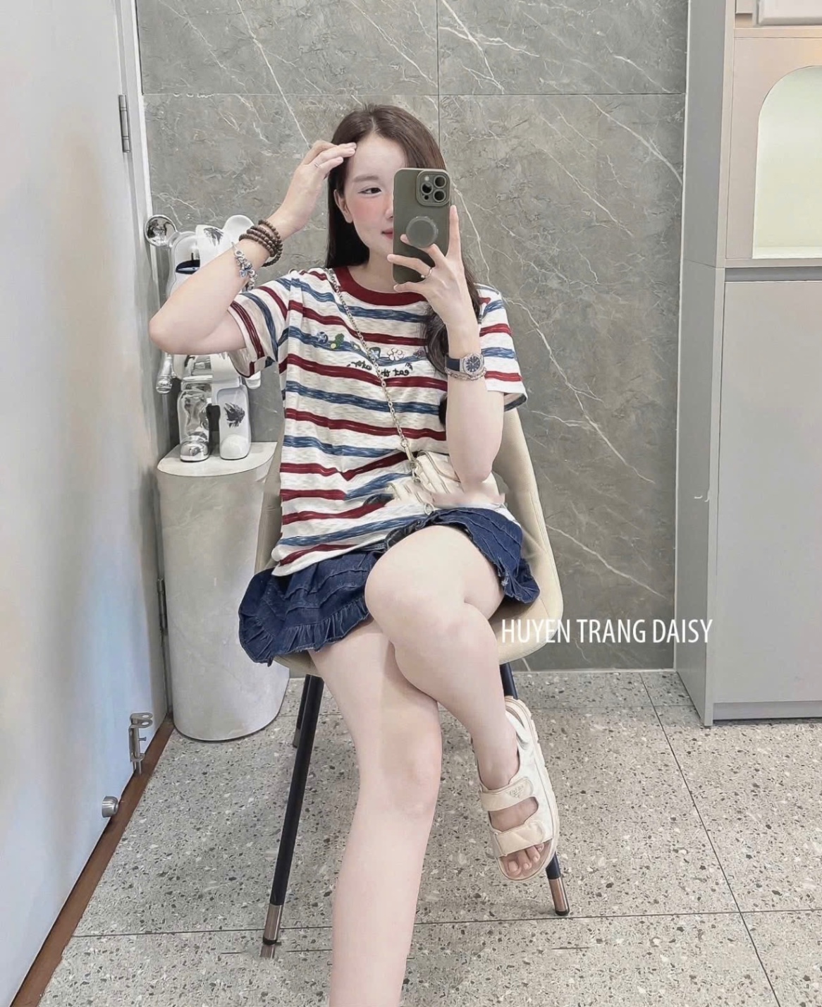 ÁO CỘC CT XƯỢC KẺ ĐỎ NỮ
