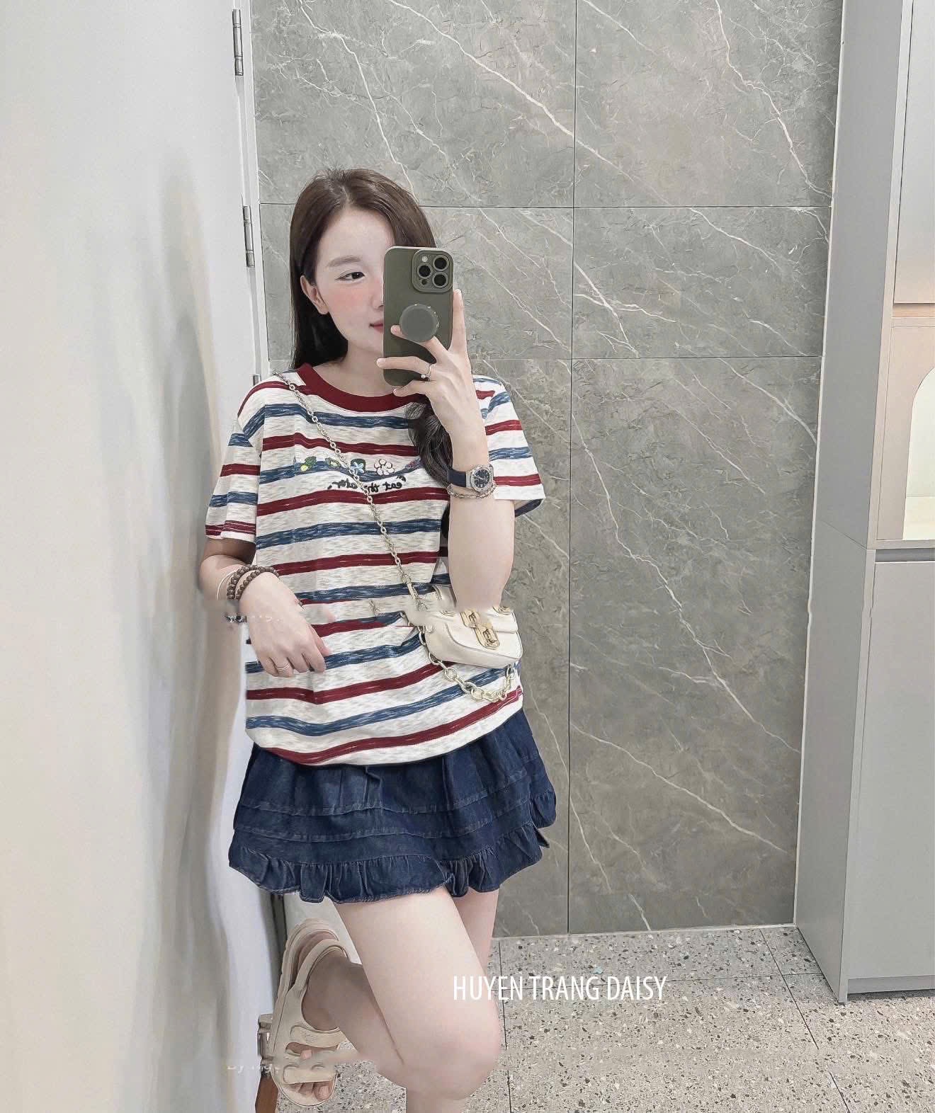 ÁO CỘC CT XƯỢC KẺ ĐỎ NỮ