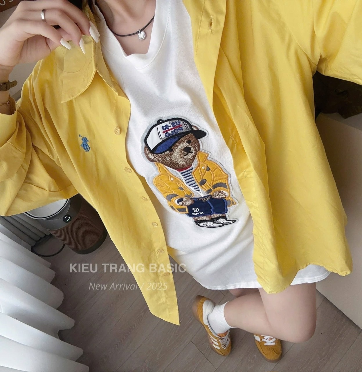SET ÁO SƠ MI VÀNG KÈM PULL TRẮNG HÌNH GẤU