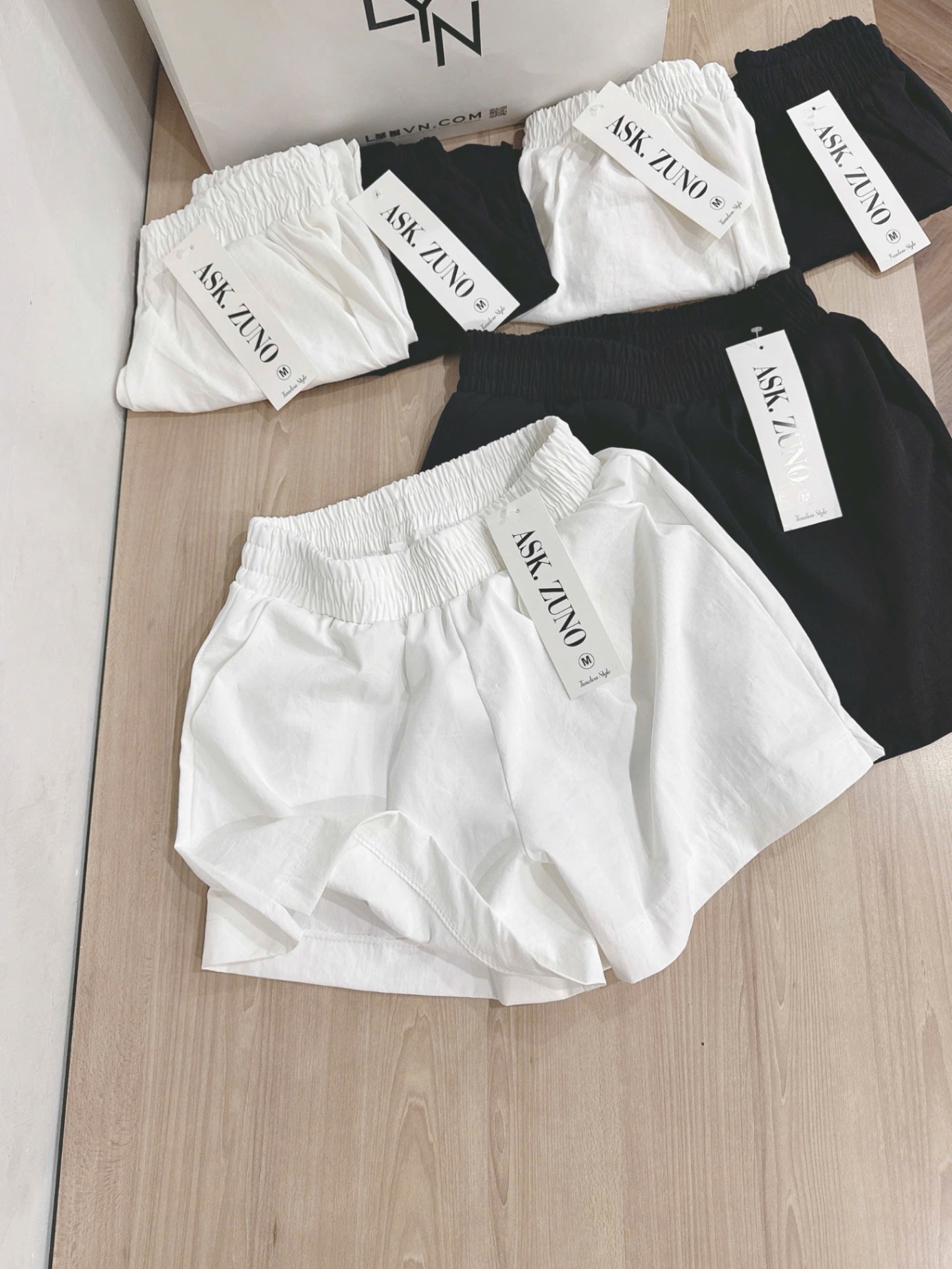 SET 2 QUẦN ĐUI ĐŨI ĐEN TRĂNG