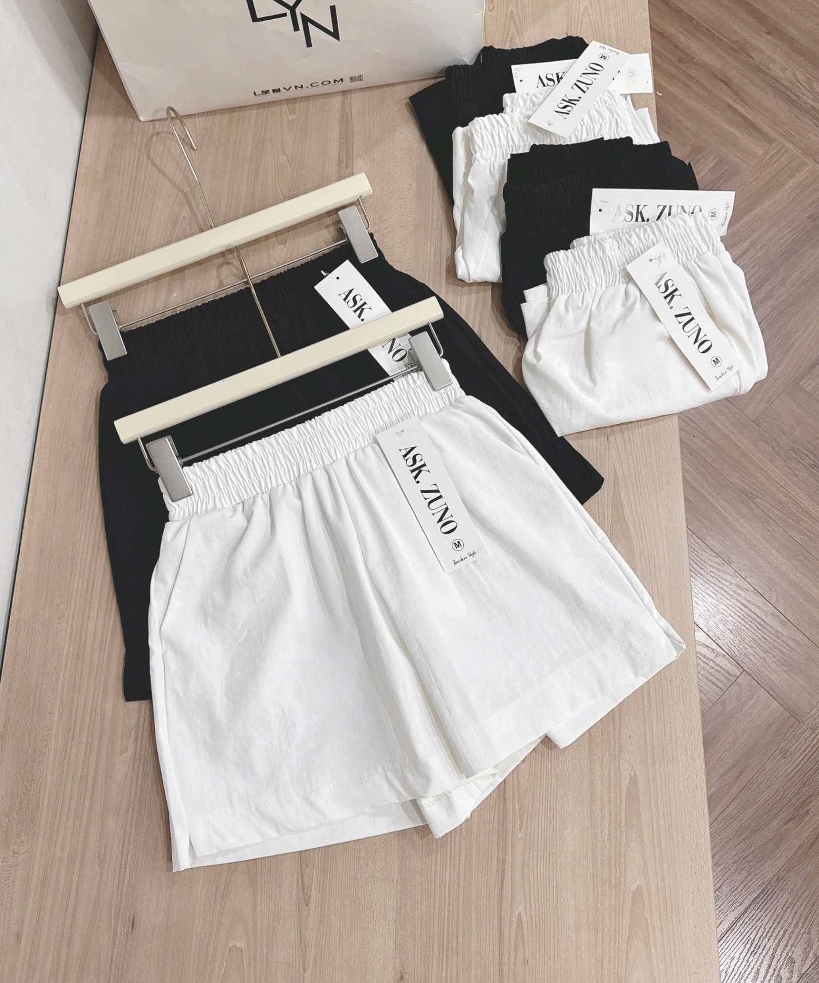 SET 2 QUẦN ĐUI ĐŨI ĐEN TRĂNG