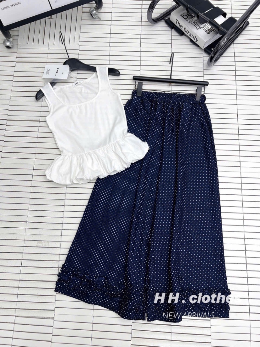 SET ÁO PELUM TRẮNG CỔ VUÔNG QUẦN BI