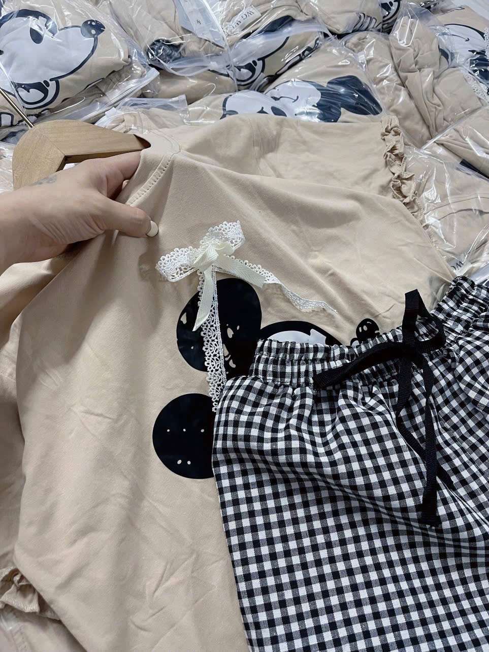 BỘ ĐÙI MICKY BE QUẦN KẺ