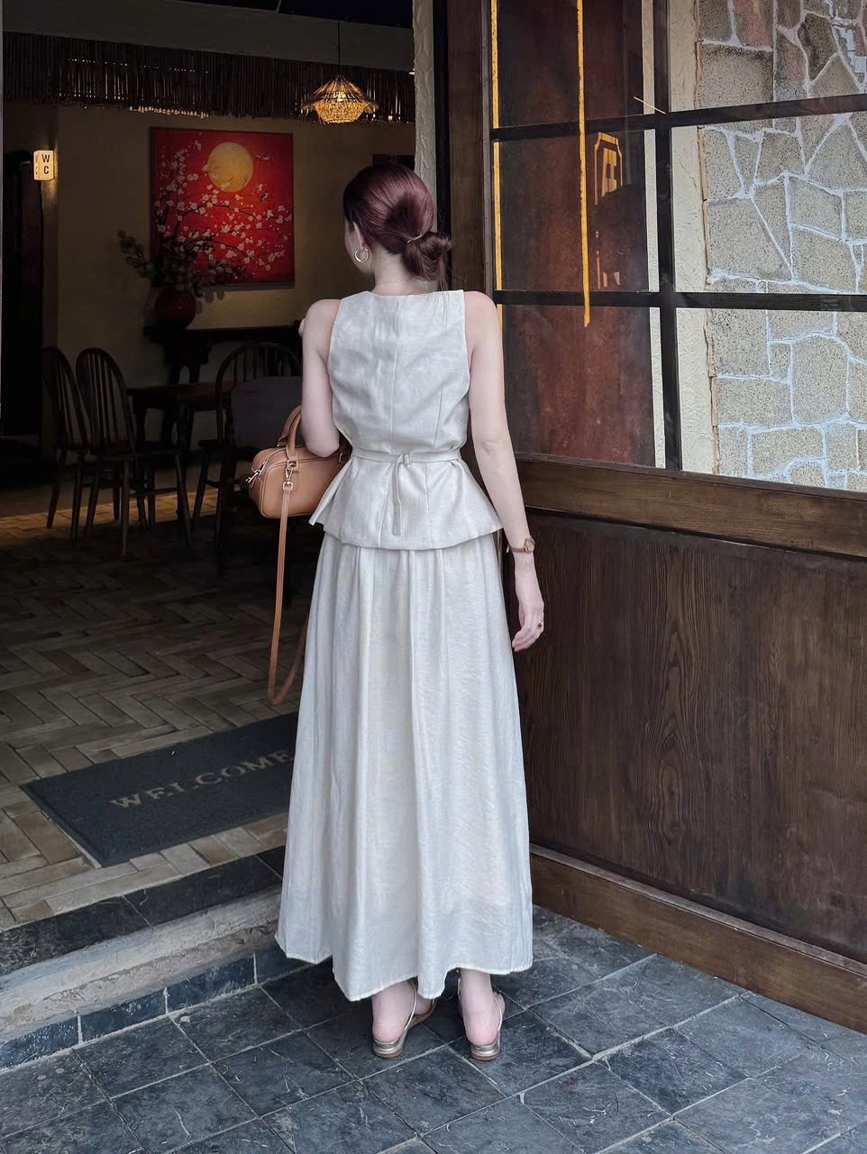 SÉT LIEN CỔ VEST ĐÍNH HOA MÀU BE