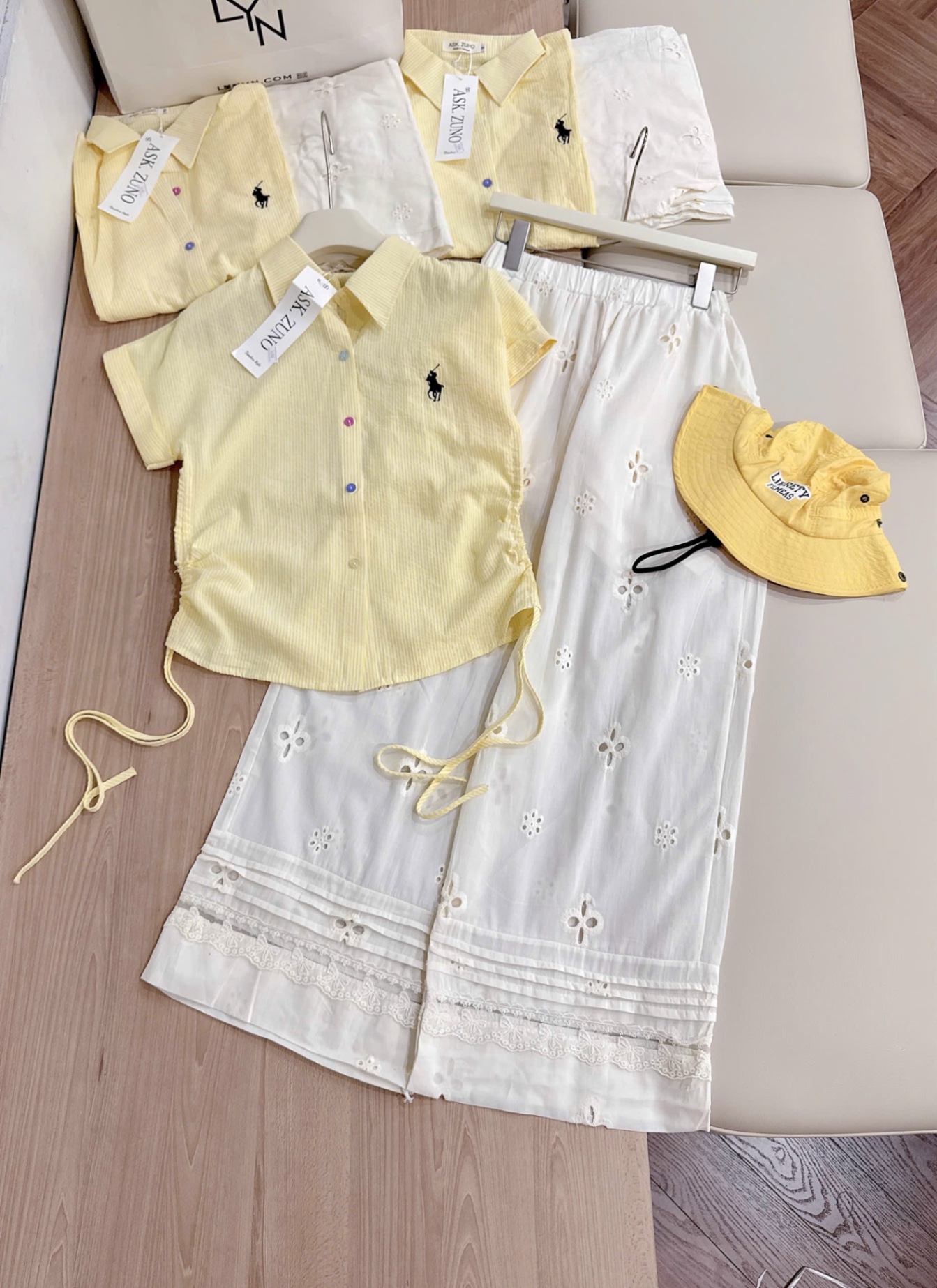 SET AO SƠ MI VÀNG QUẦN SUÔNG THÊU HOA ĐỤC LỖ