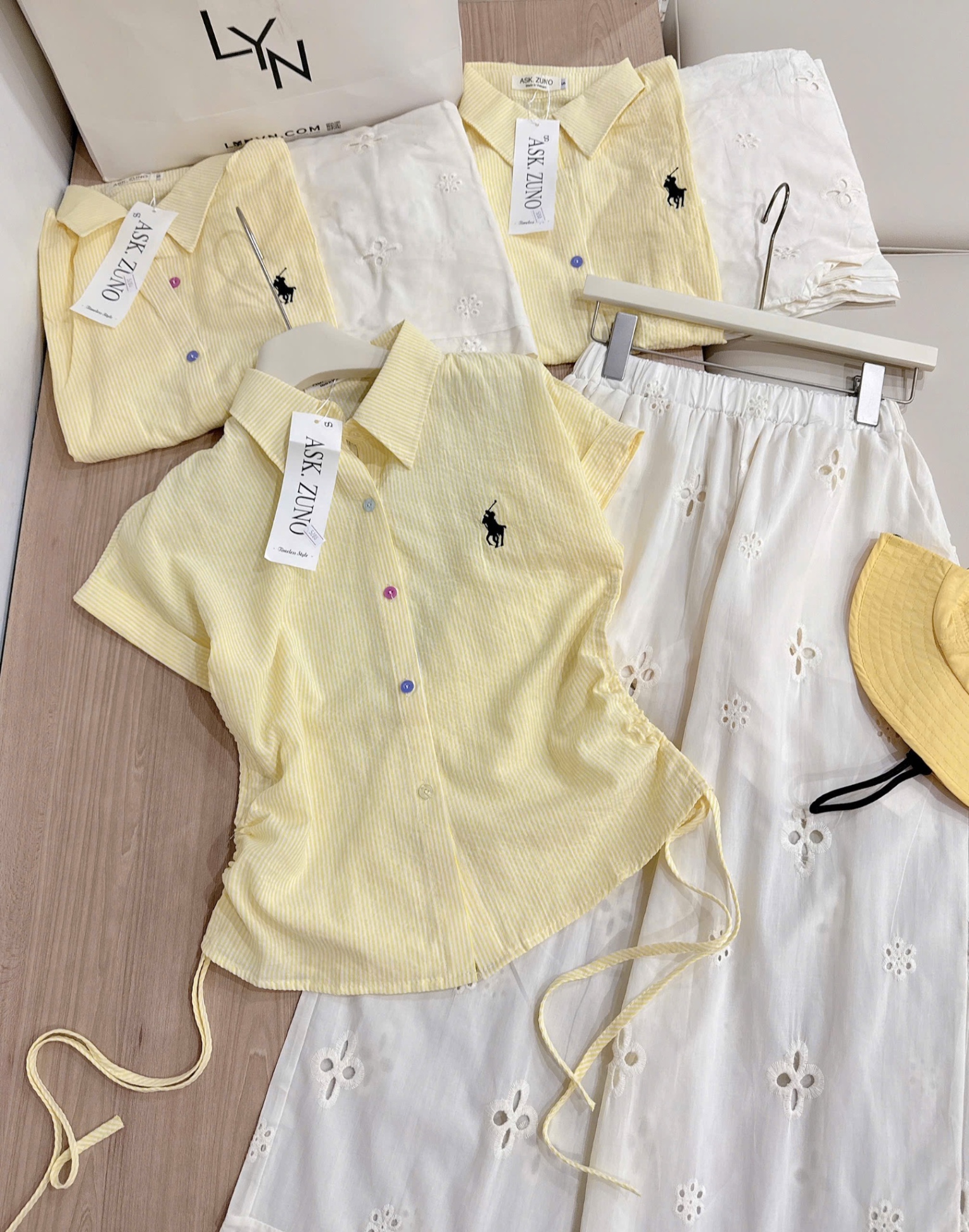 SET AO SƠ MI VÀNG QUẦN SUÔNG THÊU HOA ĐỤC LỖ