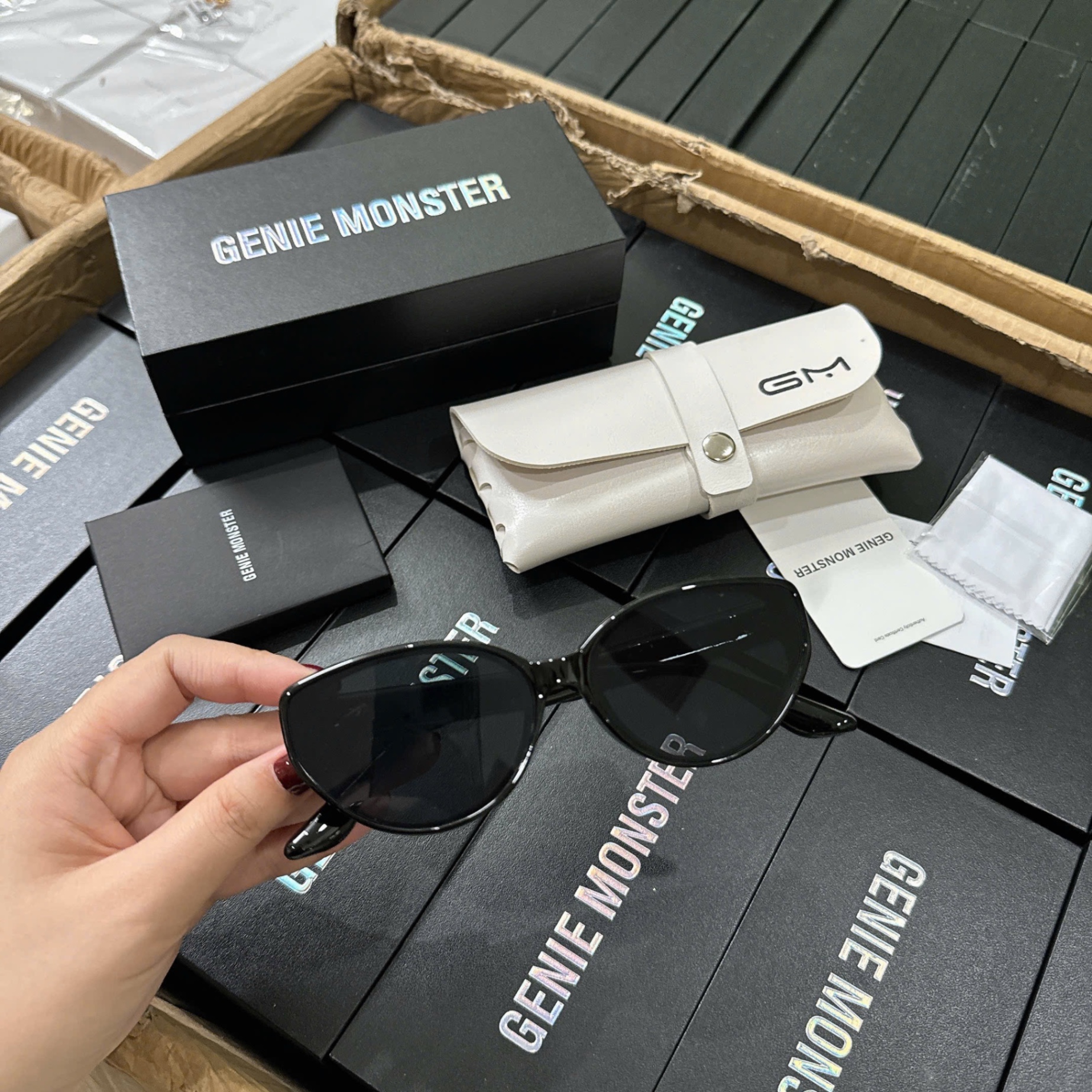 M6904 - KÍNH MẮT MONSTER MẮT NHỎ