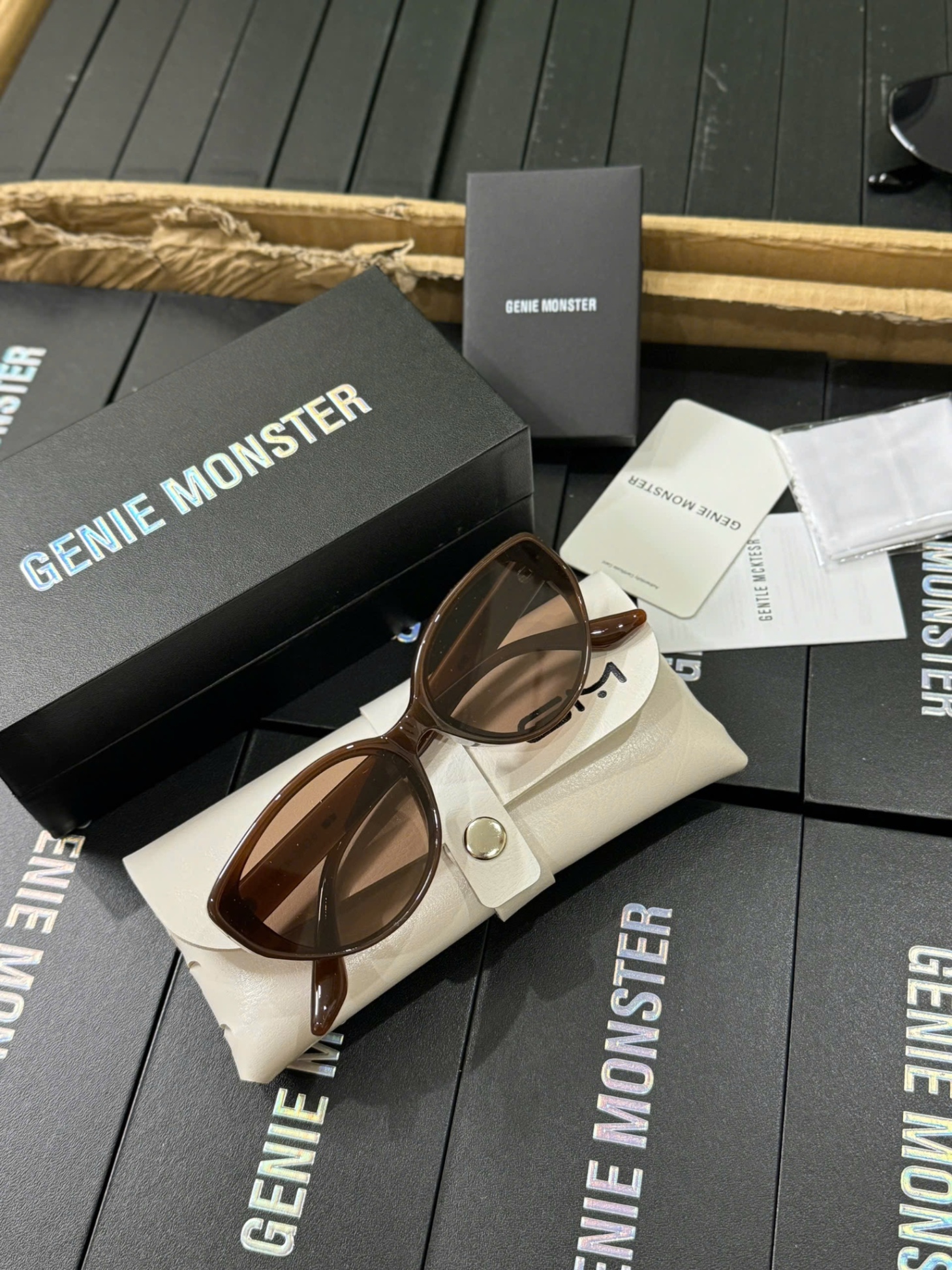 M6904 - KÍNH MẮT MONSTER MẮT NHỎ