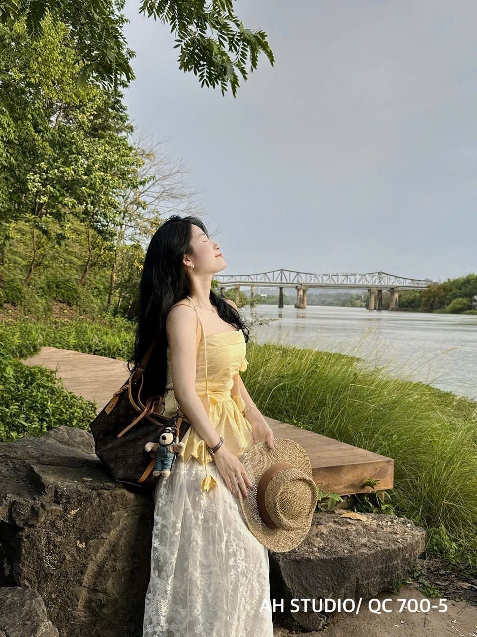 M700- ÁO SƠ MI QUÂY CÚP LI NGỰC THIẾT KẾ