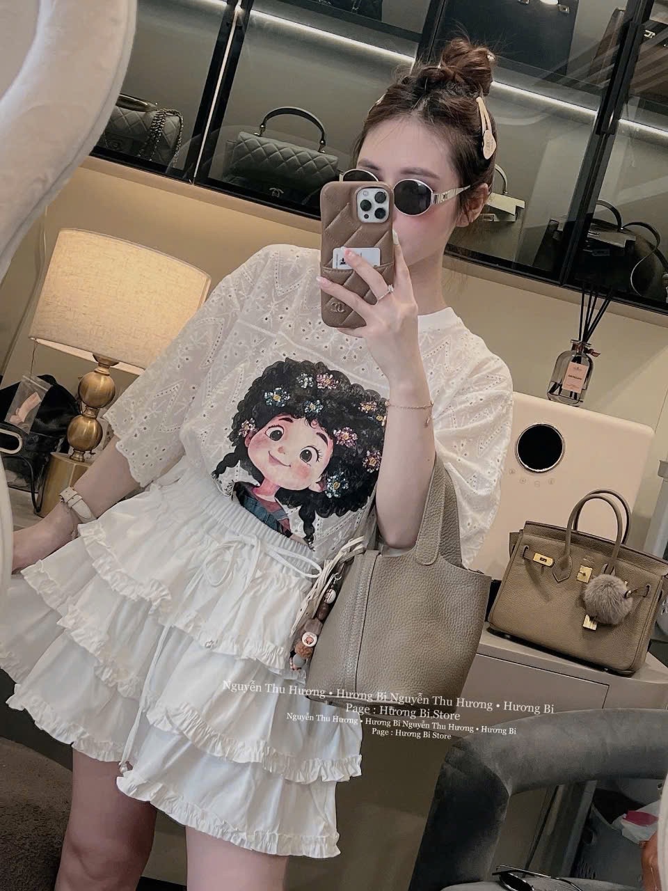 ÁO REN HOA NỔI ĐỤC LỖ QC THÊU CÔ GÁI