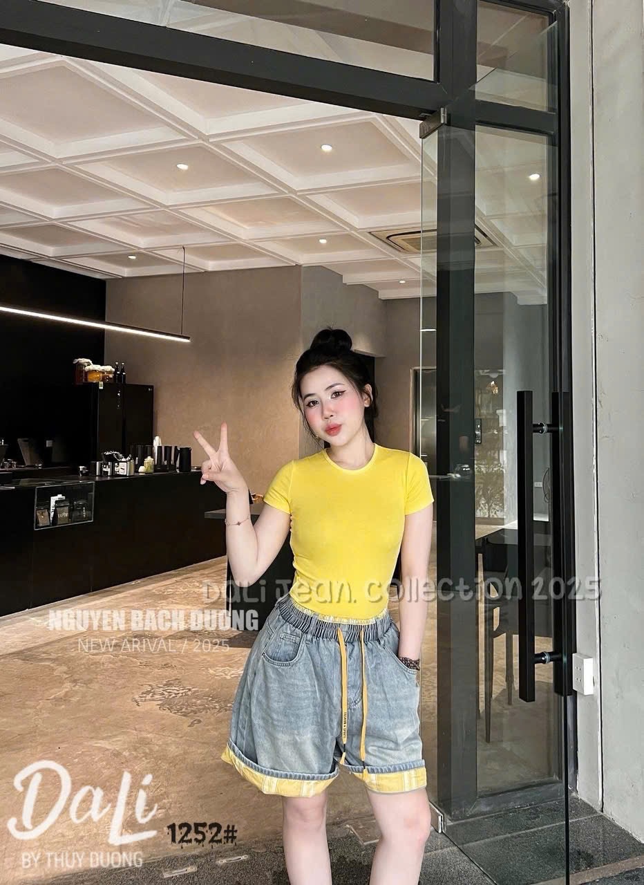 M1252 - QUẦN SOOC JEAN DÂY KẺ VÀNG XANH
