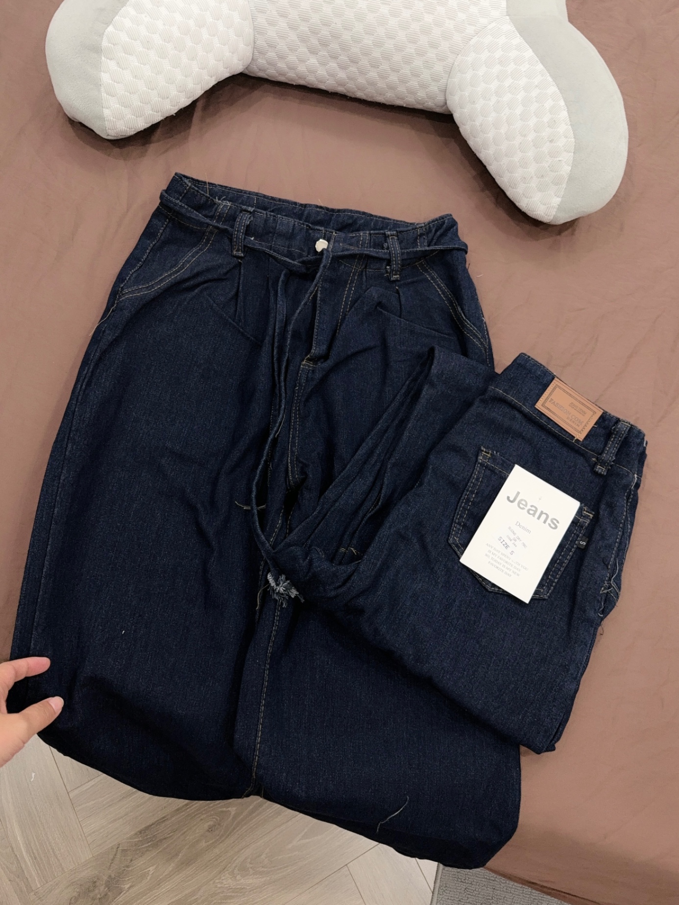 QUẦN JEAN SUÔNG XANH ĐẬM BUỘC DÂY MÁC DA M344