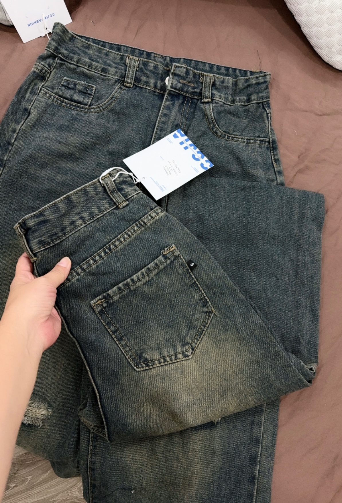 QUẦN JEAN SUÔNG XANH MÀI RÁCH 2 GỐI CT31