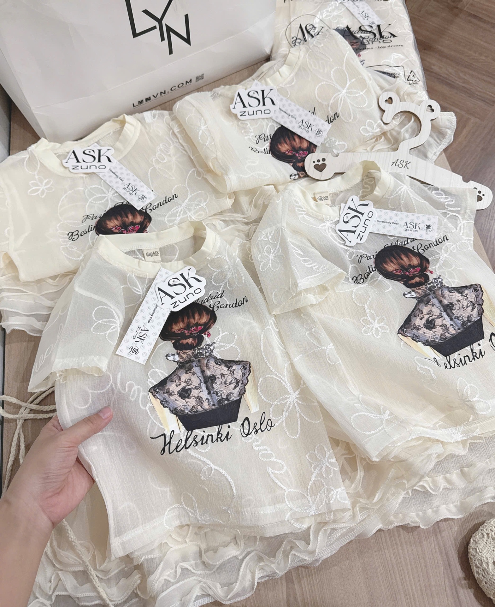 SET ÁO REN MIX CV BÈO CÔ GÁI