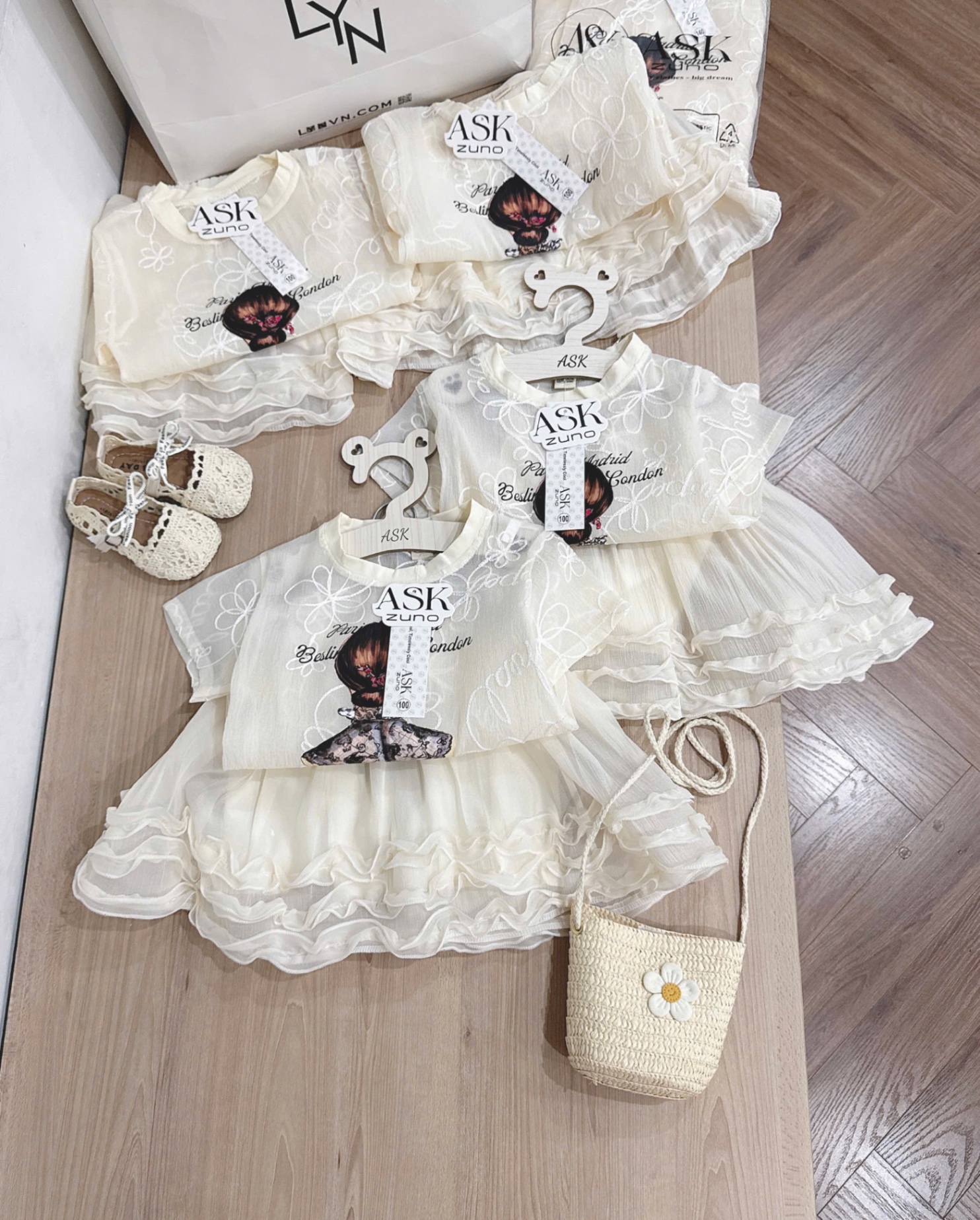SET ÁO REN MIX CV BÈO CÔ GÁI