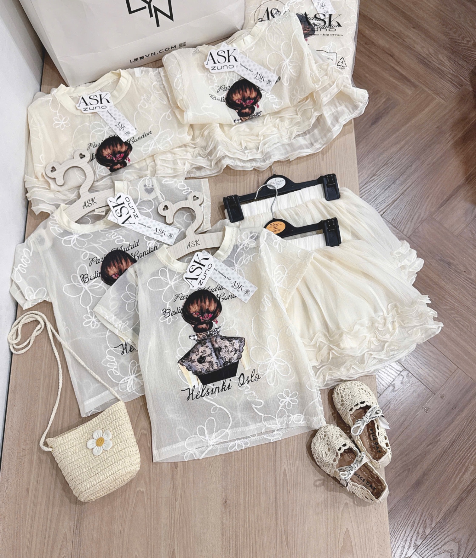 SET ÁO REN MIX CV BÈO CÔ GÁI