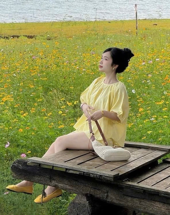 BỘ ĐÙI VÀNG TAY BỒNG NỮ