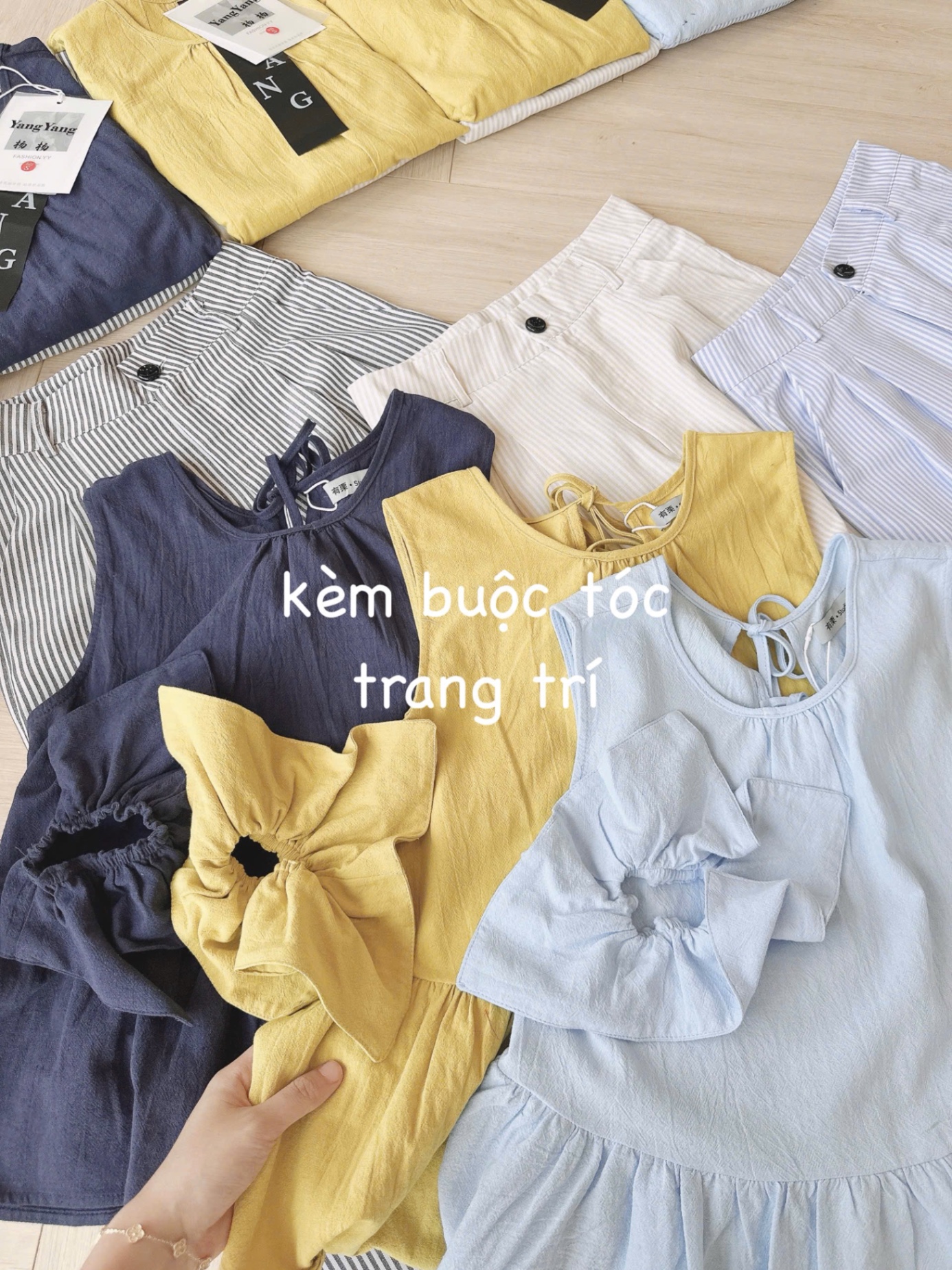 SET 3 CT ÁO BÈO XN QUẦN KẺ KÈM CHUN TÓC
