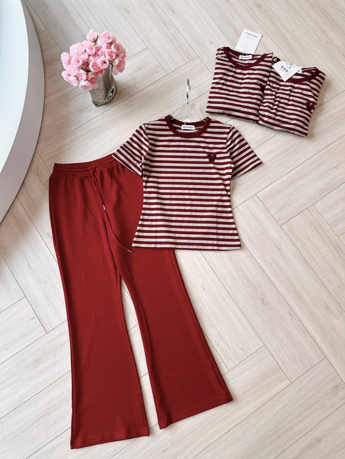 SÉT ÁO KẺ ĐỎ QUẦN LOE