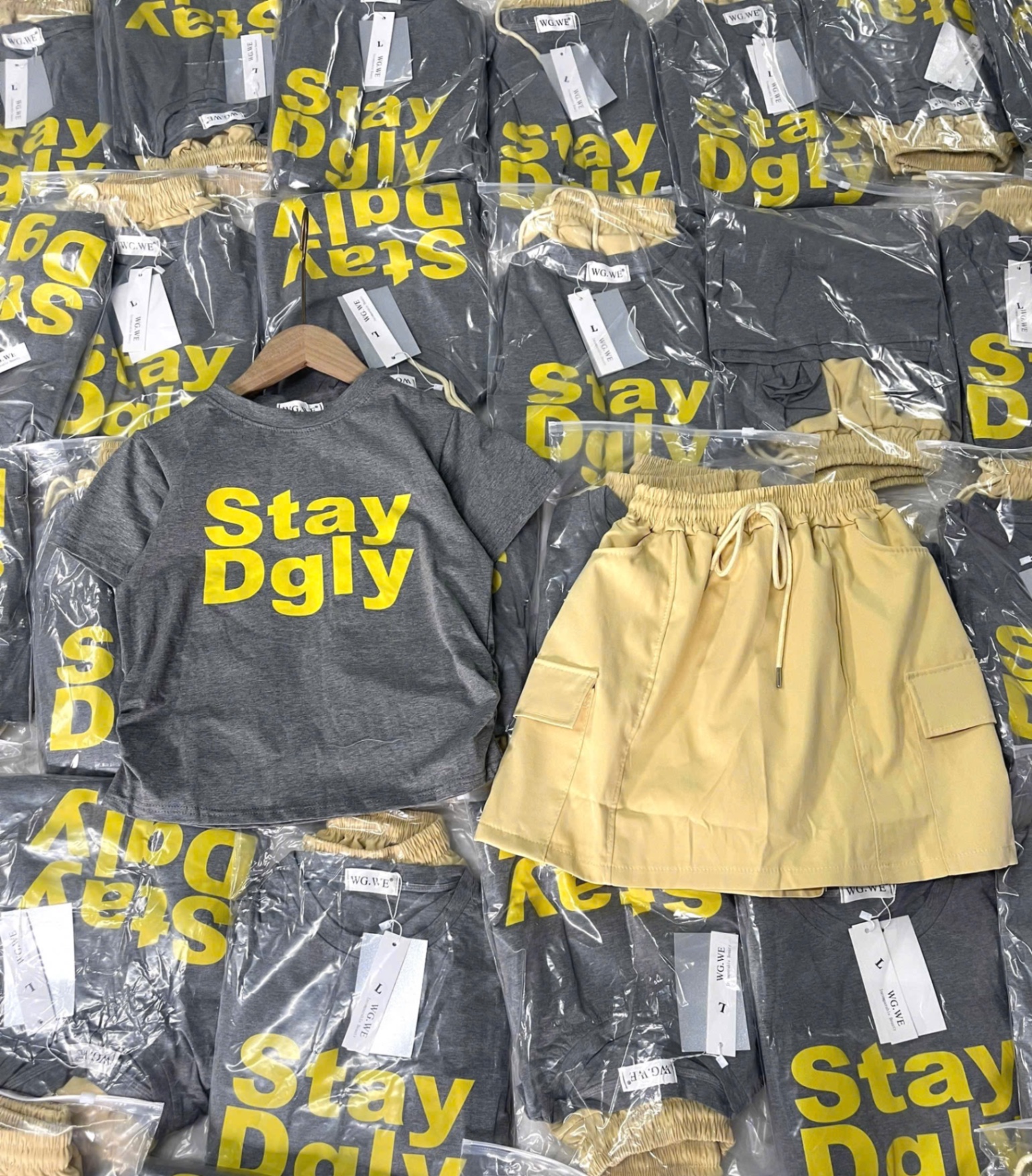 SÉT ÁO GHI CỘC CHỮ STAY MIX CV TÚI HỘP