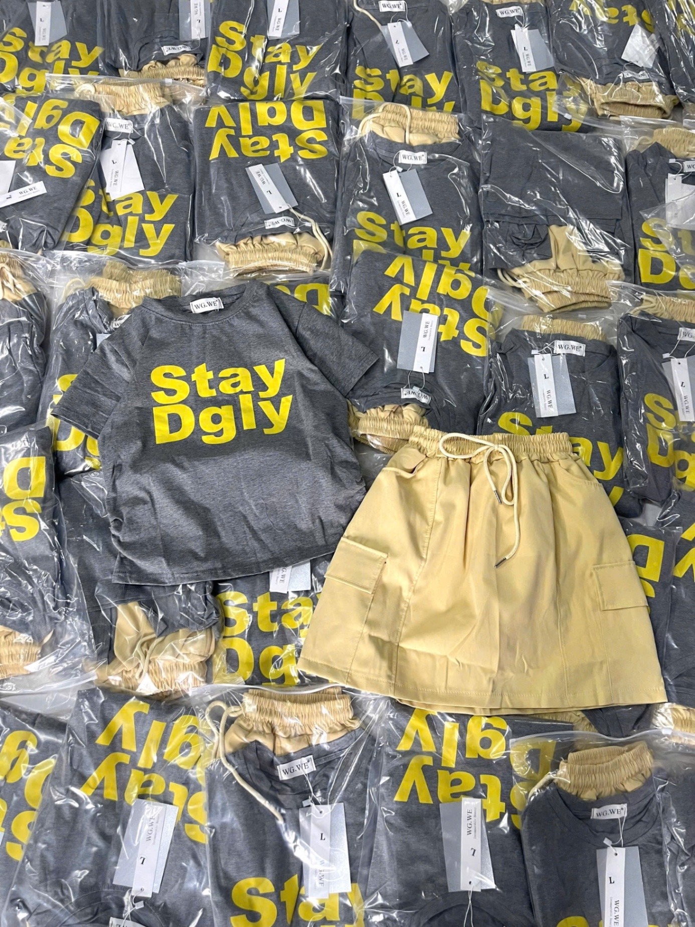 SÉT ÁO GHI CỘC CHỮ STAY MIX CV TÚI HỘP