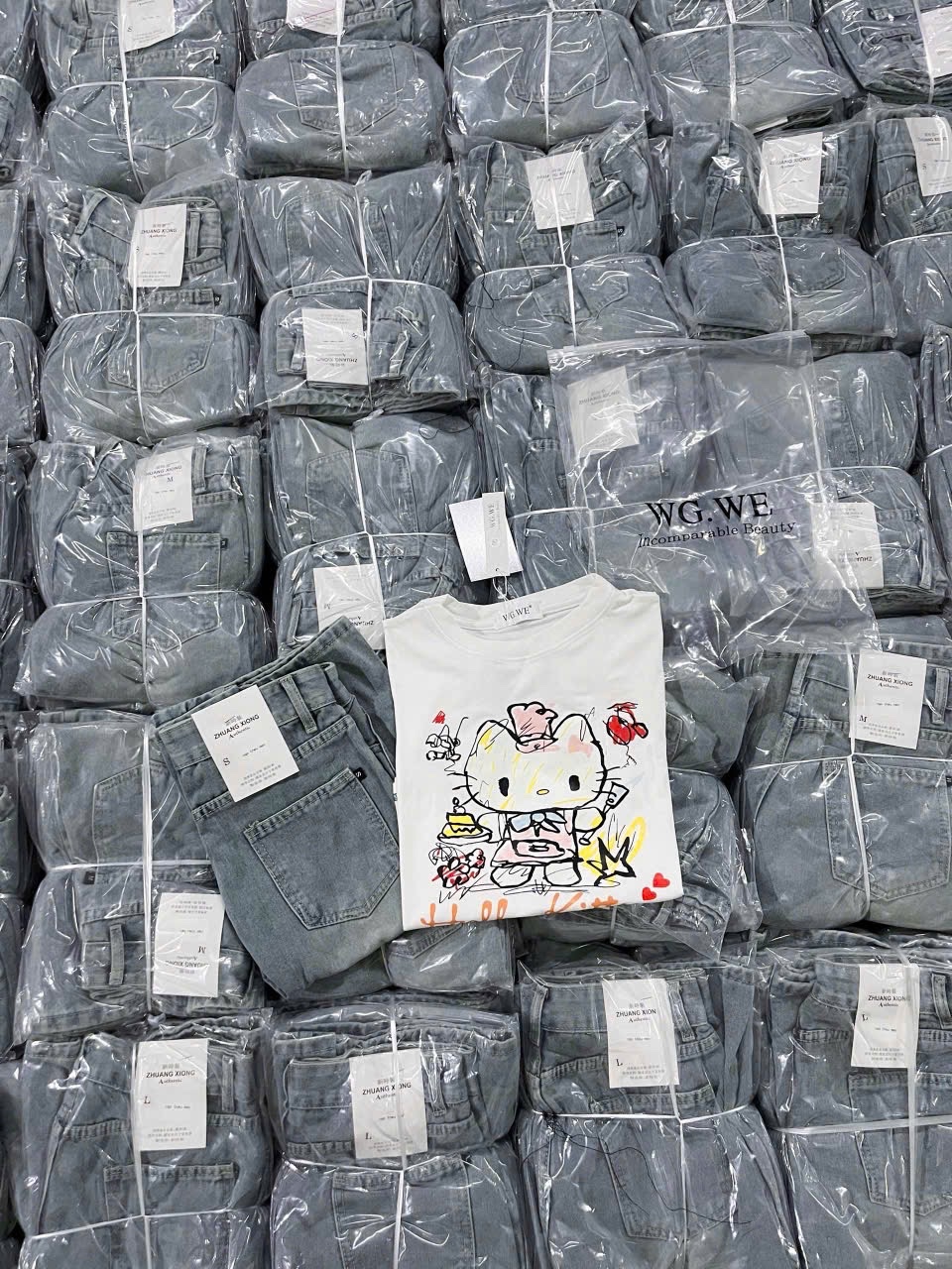 SÉT ÁO TRẮNG HÌNH MÈO KITTY QUẦN JEAN