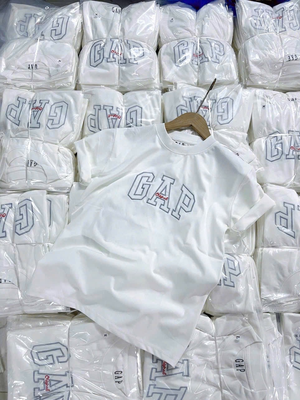 ÁO PULL CỘC GAP THÊU NỔI MÀU TRẮNG
