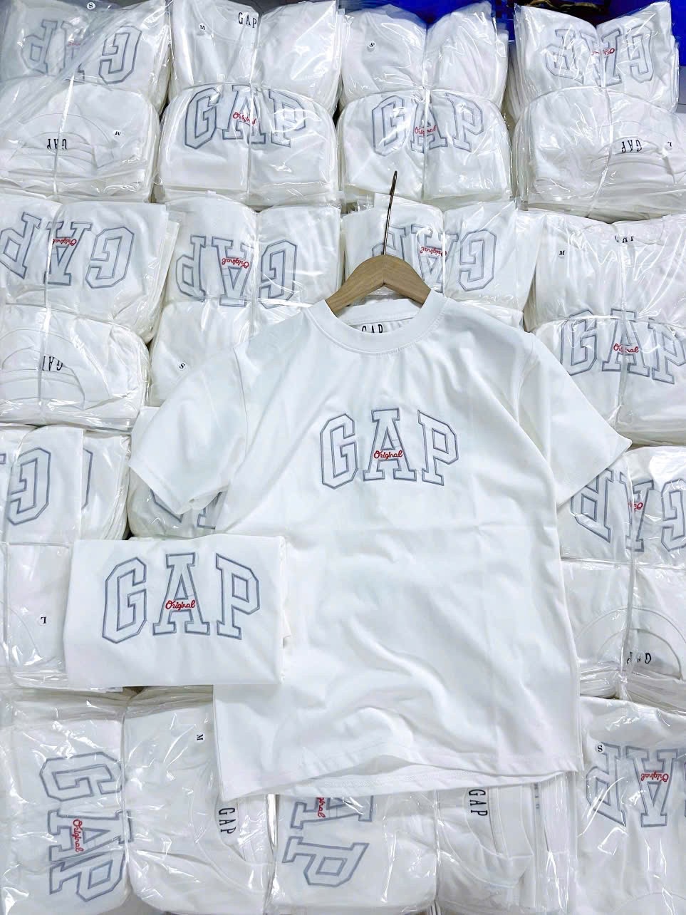 ÁO PULL CỘC GAP THÊU NỔI MÀU TRẮNG
