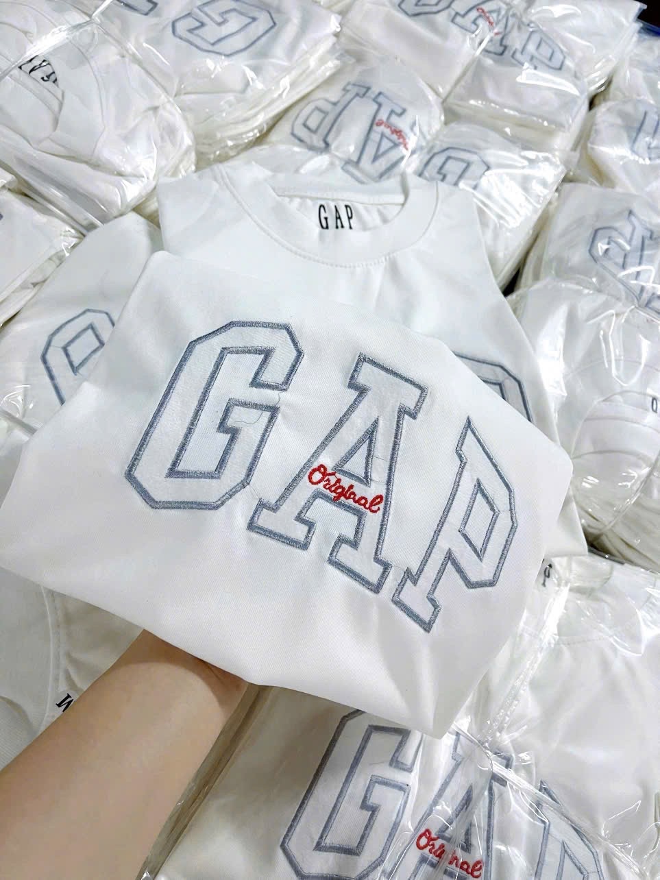 ÁO PULL CỘC GAP THÊU NỔI MÀU TRẮNG