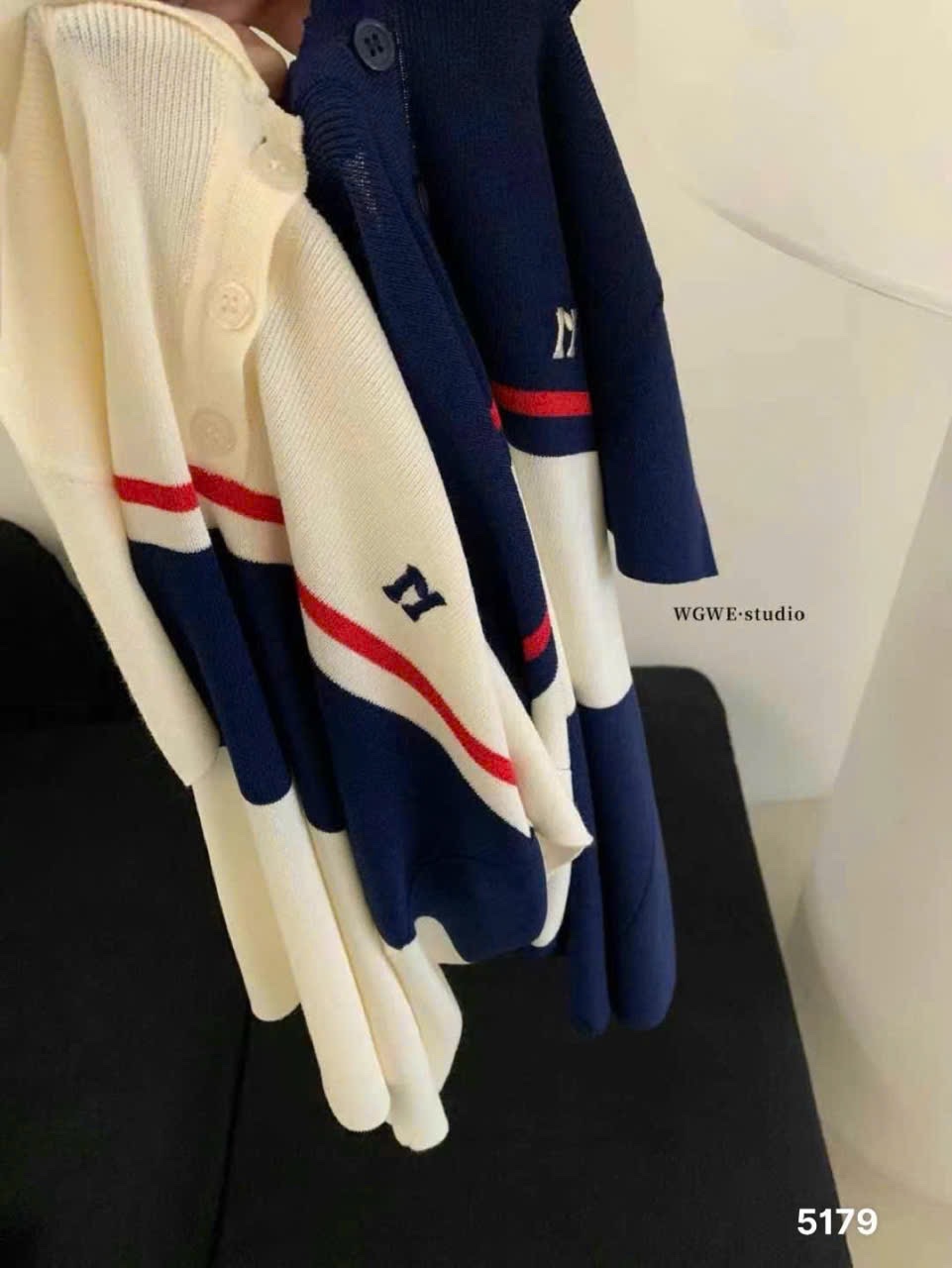 ÁO LEN POLO THÊU CHỮ M QC