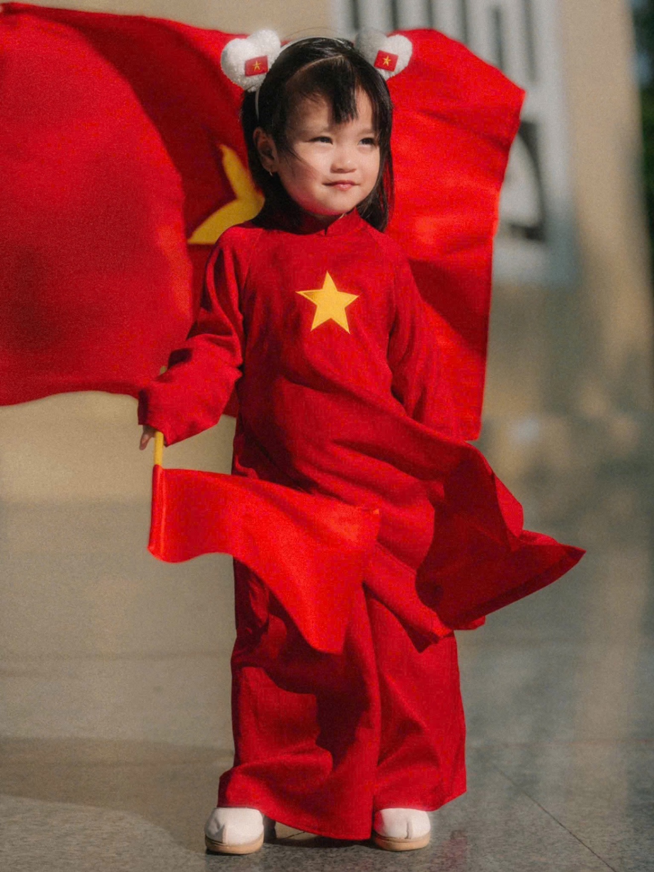 ÁO DÀI ĐỎ SAO VÀNG BG