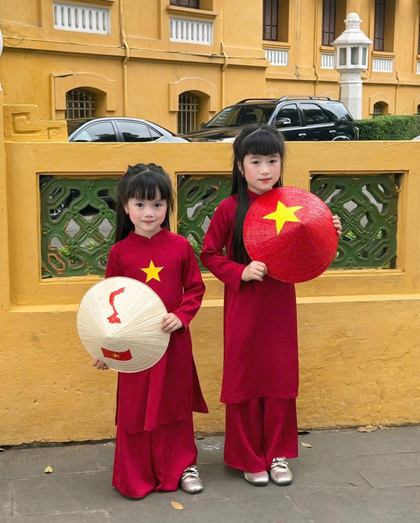 ÁO DÀI ĐỎ SAO VÀNG BG