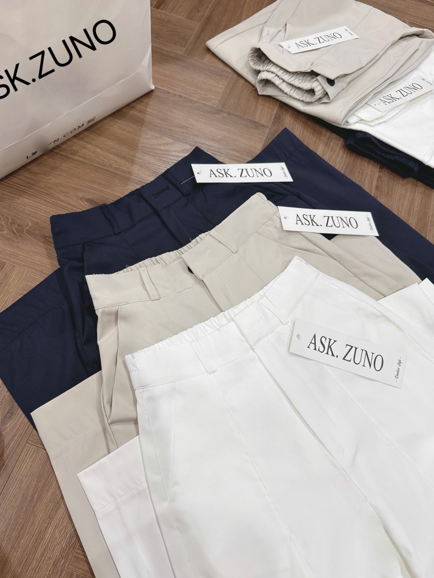 QUẦN BAGGY SUÔNG KAKI LỤA 3 MÀU