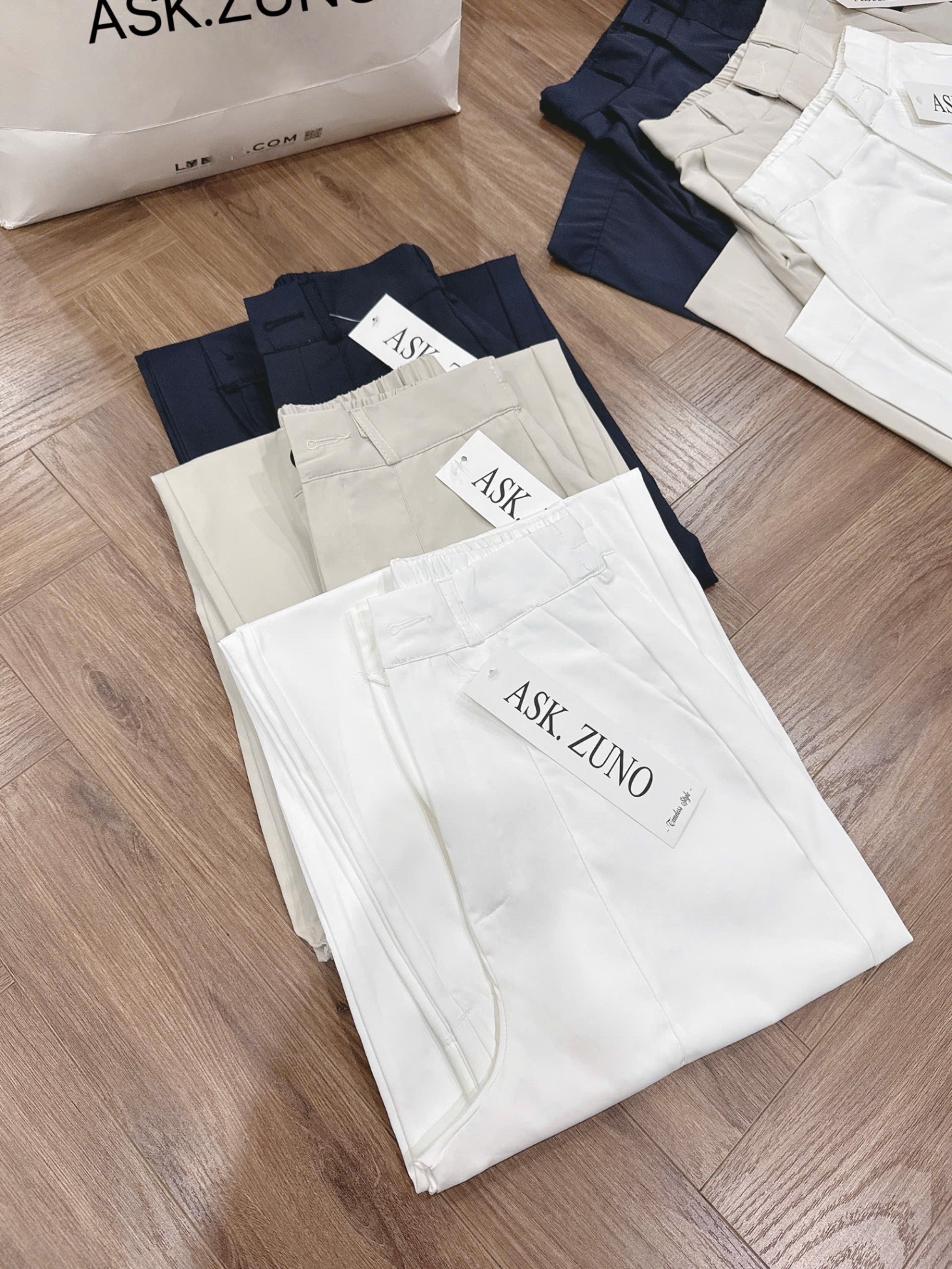 QUẦN BAGGY SUÔNG KAKI LỤA 3 MÀU