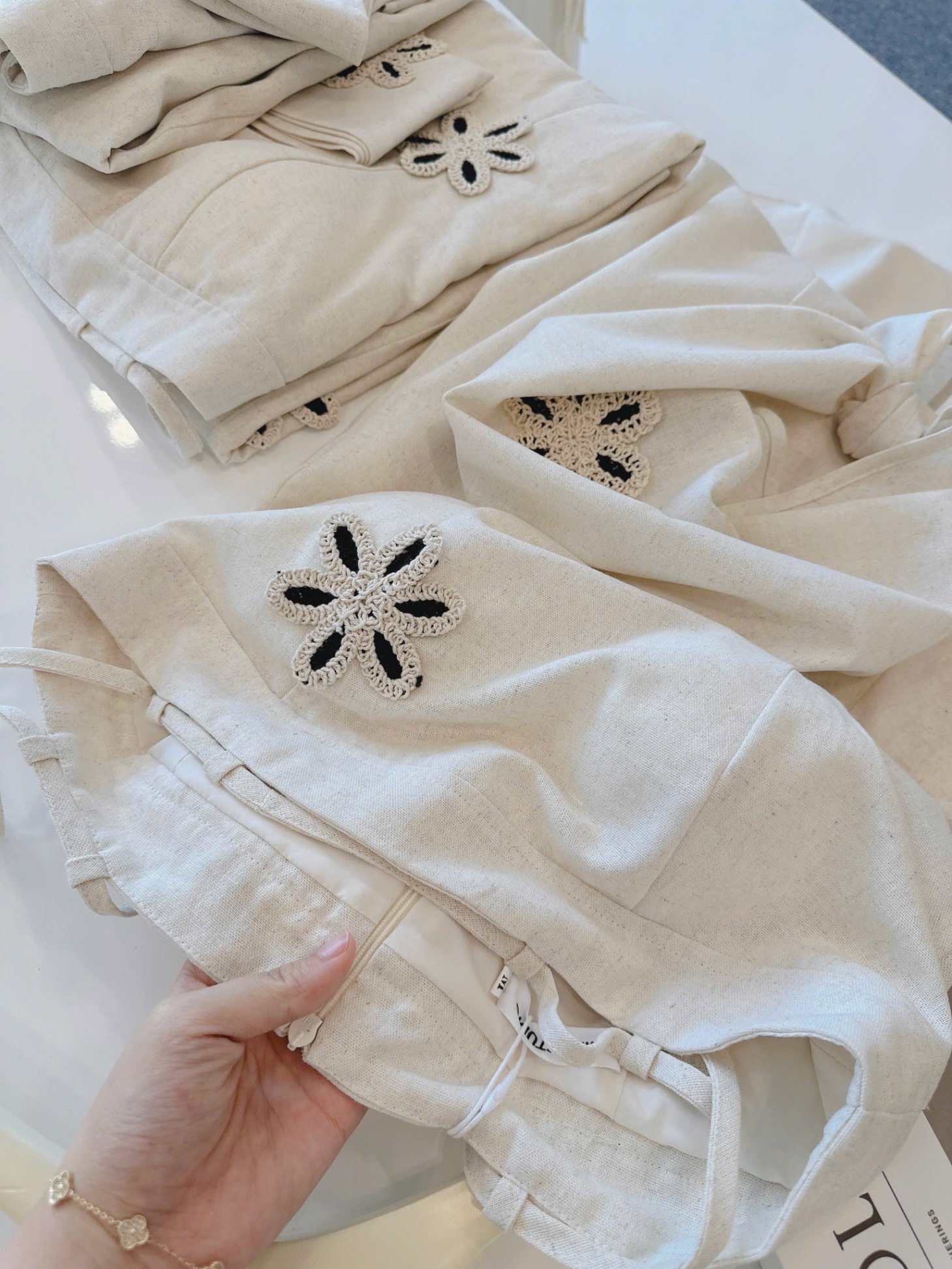 VÁY 2S CÚP NGỰC BE HOA NỔI