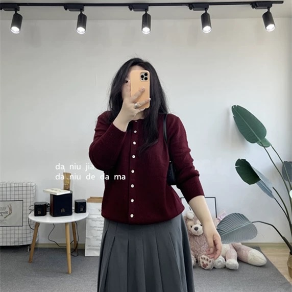 Hàng nhà máy - ÁO LEN CDG ĐỎ ĐÔ NHIỀU CÚC