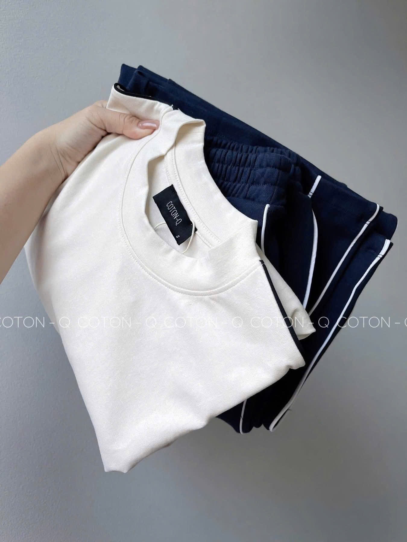 SET ÁO CỘC TRẮNG MIX QUẦN SUÔNG THAN CHẠY VIỀN