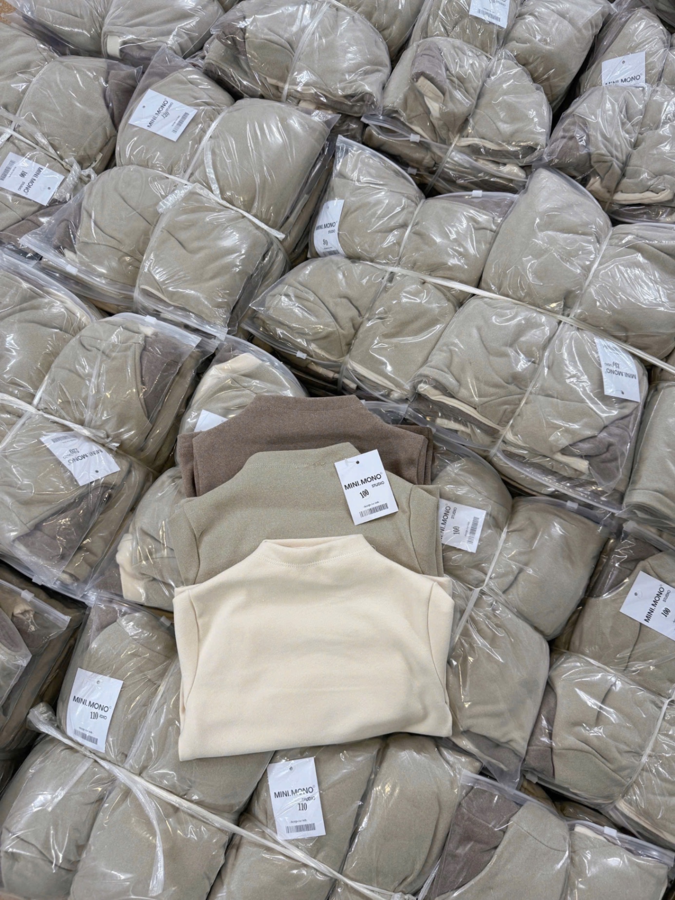 SET 3 ÁO ZIP LÔNG CAO CỔ GIỮ NHIỆT TONE BE