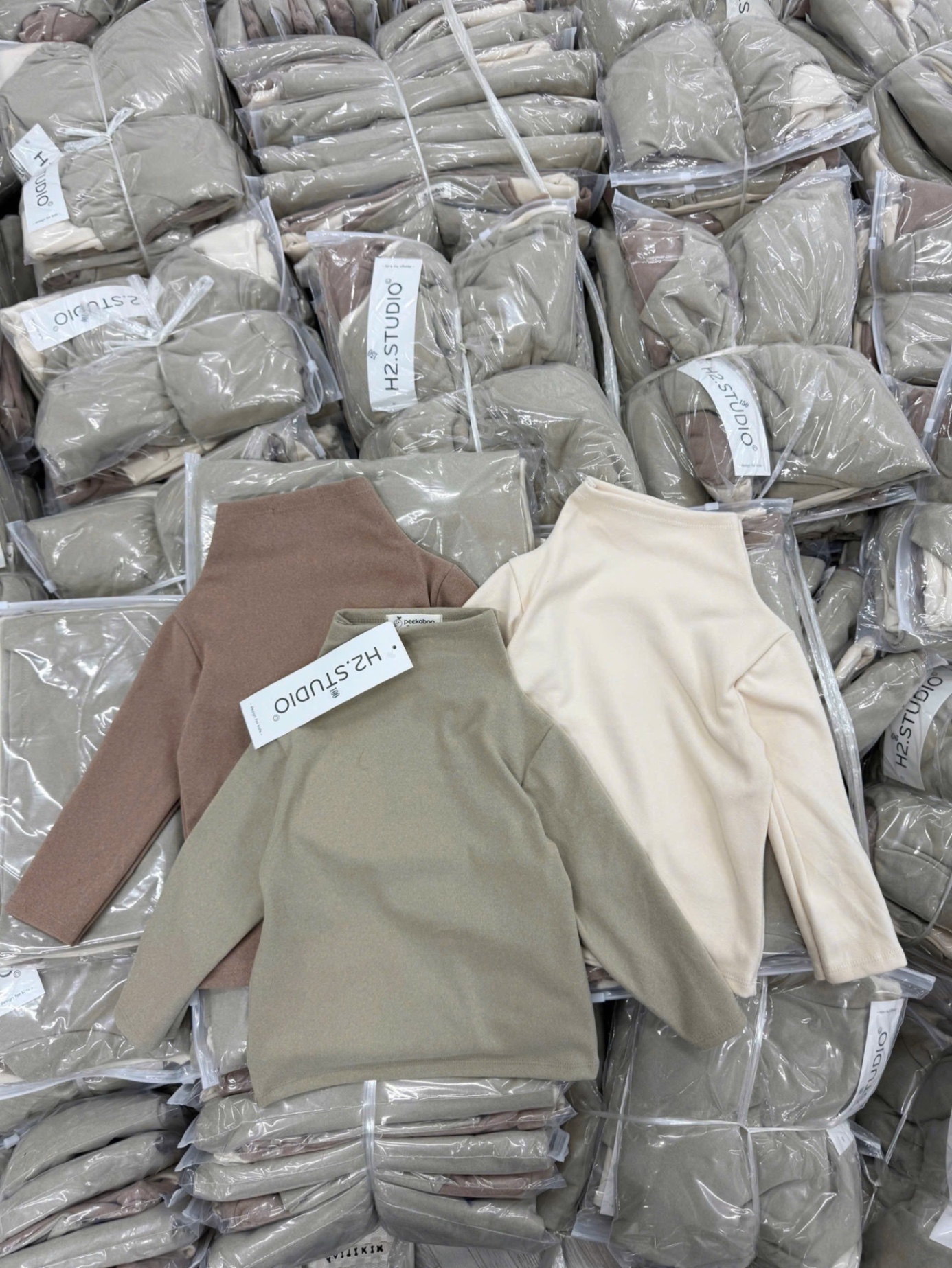 SET 3 ÁO ZIP LÔNG CAO CỔ GIỮ NHIỆT TONE BE