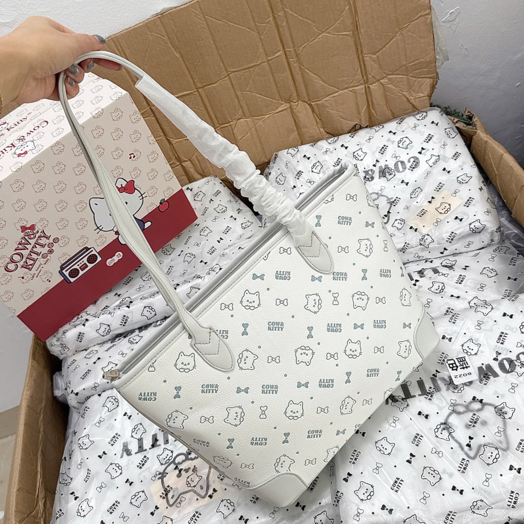 M8022 - TÚI XÁCH COW KITTY KÈM HỘP BIGSIZE