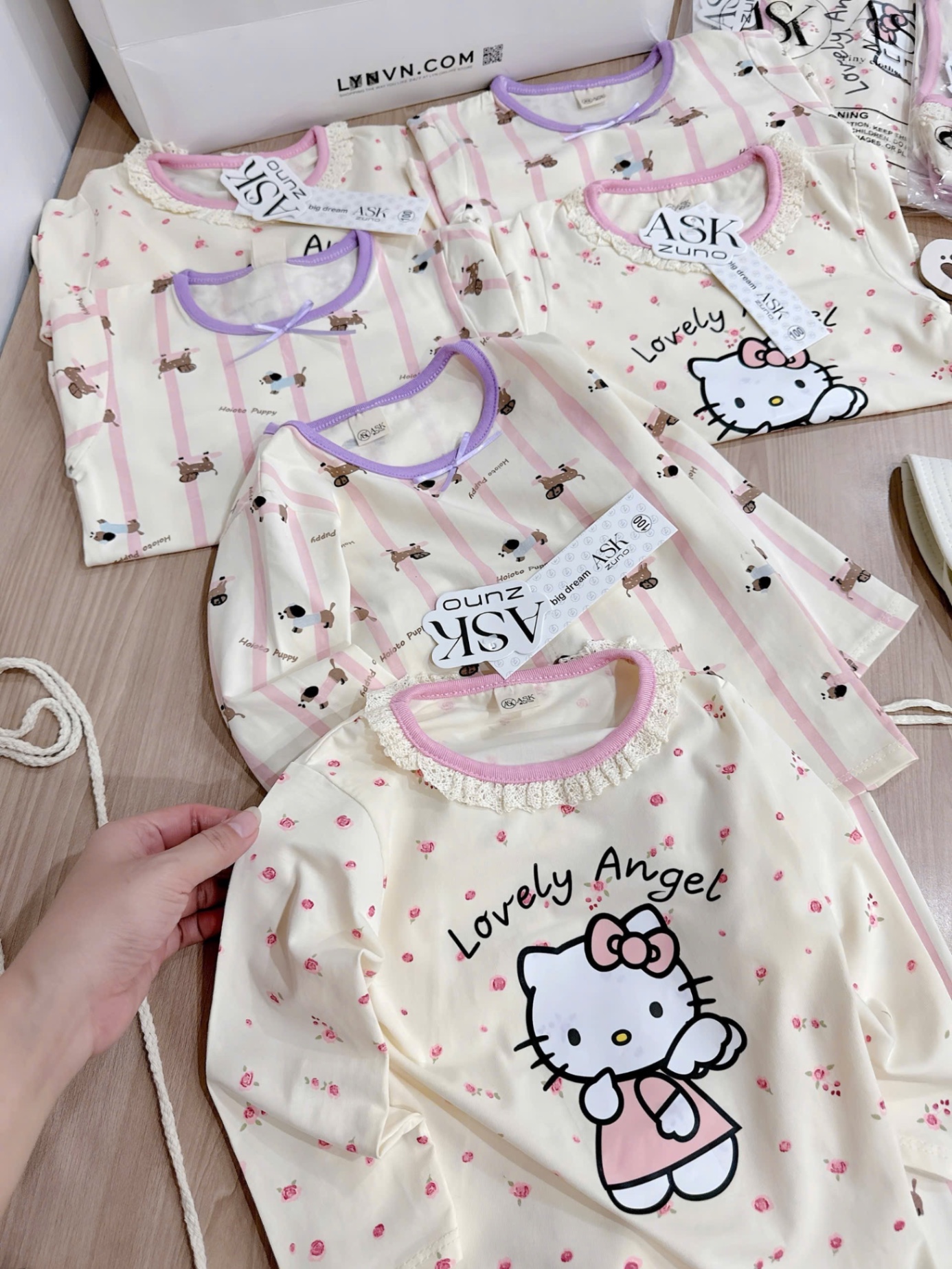 SET 2B DÀI TAY PHỐI VIỀN KITTY TONE BE