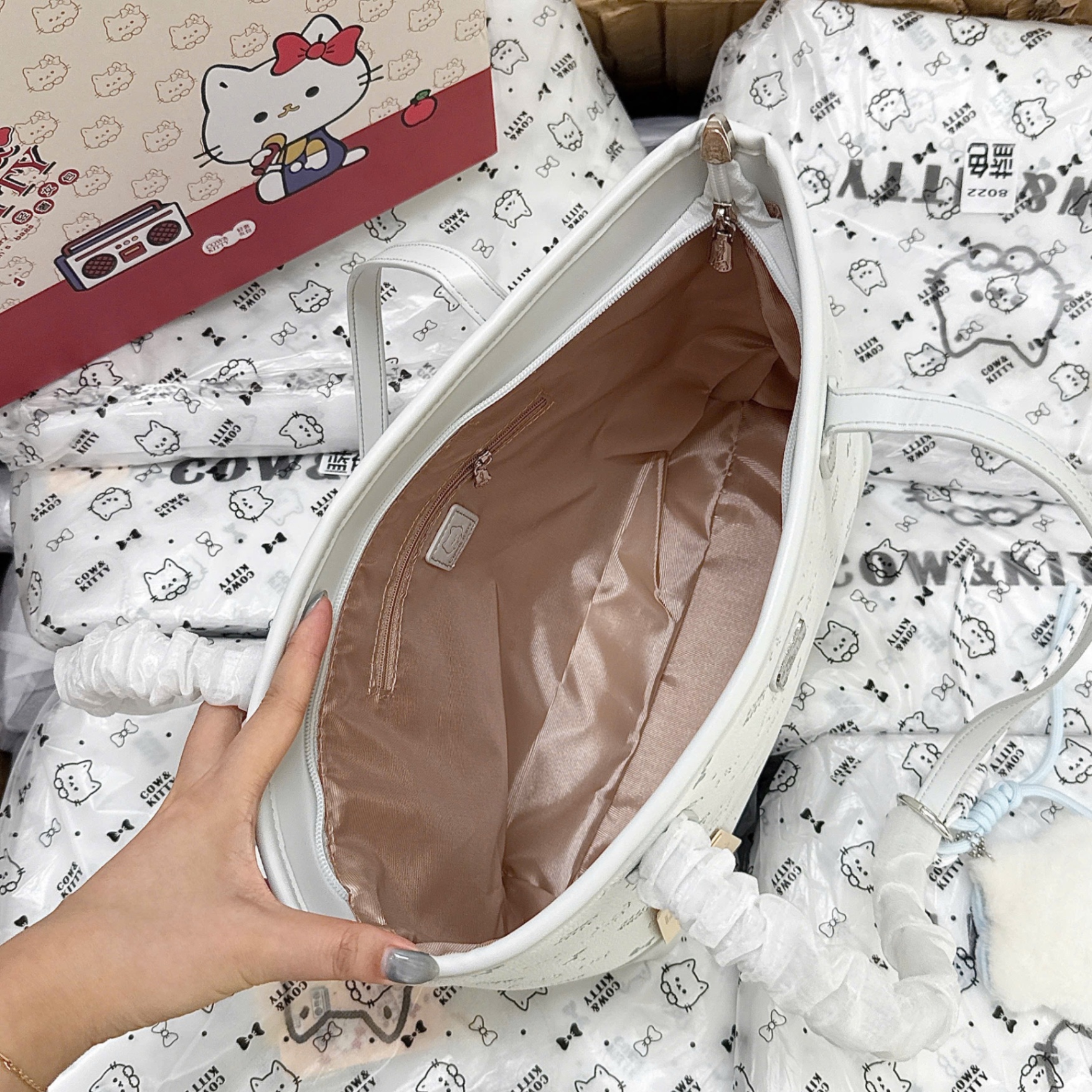M8022 - TÚI XÁCH COW KITTY KÈM HỘP BIGSIZE
