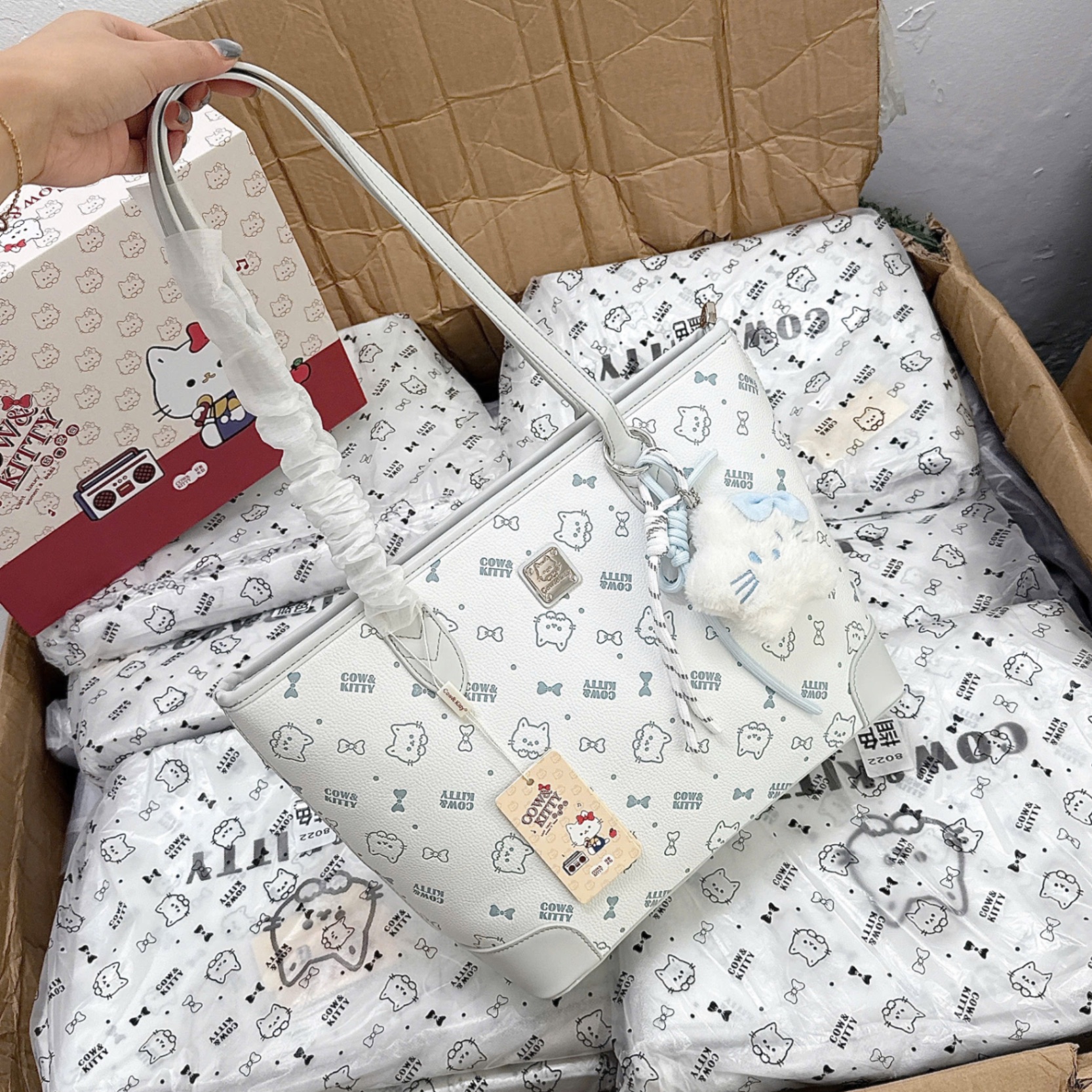 M8022 - TÚI XÁCH COW KITTY KÈM HỘP BIGSIZE