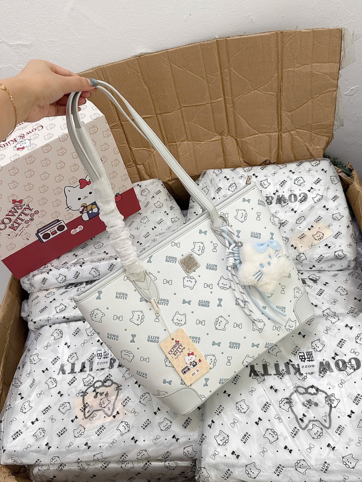 M8022 - TÚI XÁCH COW KITTY KÈM HỘP BIGSIZE