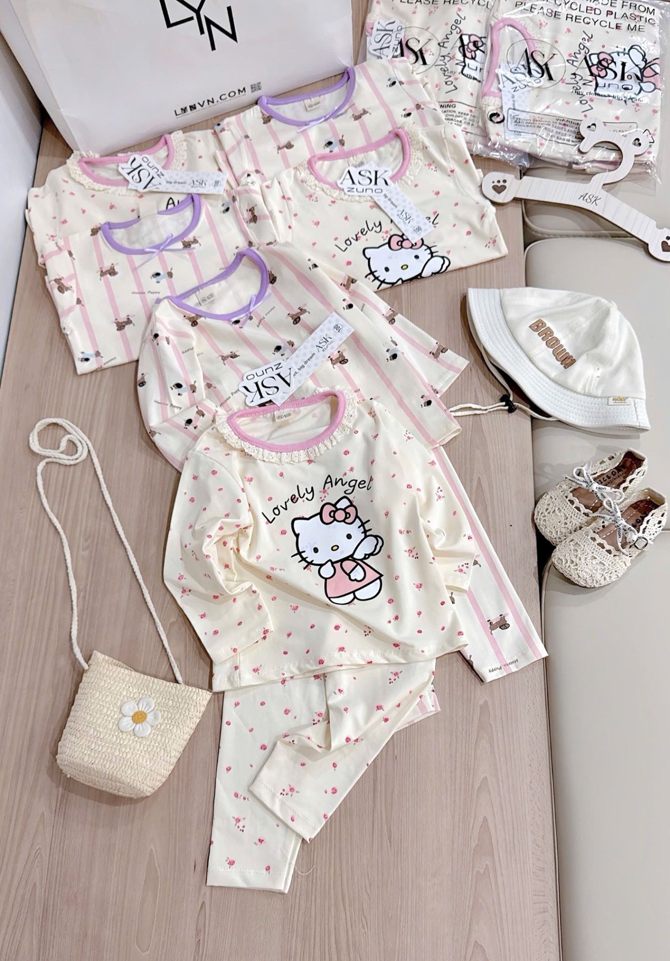 SET 2B DÀI TAY PHỐI VIỀN KITTY TONE BE